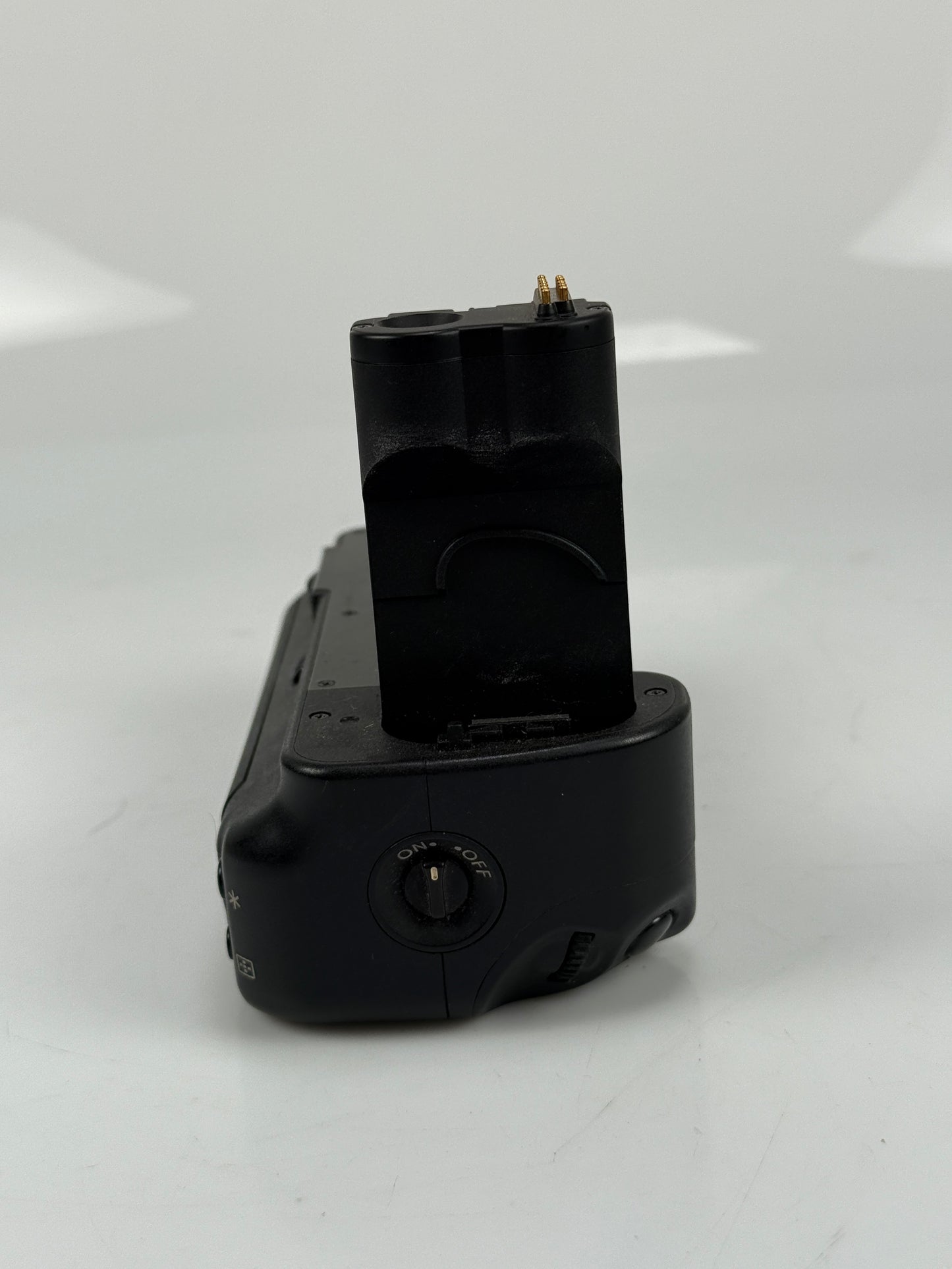 Canon BG-E2 Battery Grip for EOS 20D, 30D, 40D, & 50D Cameras