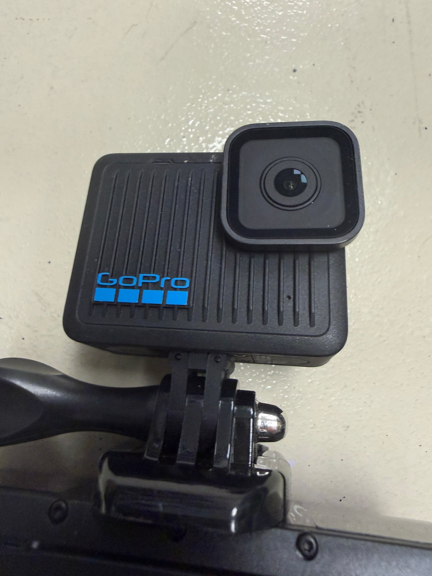 GoPro HERO 4K AMFR1 Compact Action Camera 12MP Video Rugged & Waterproof Black w/ suptig charger