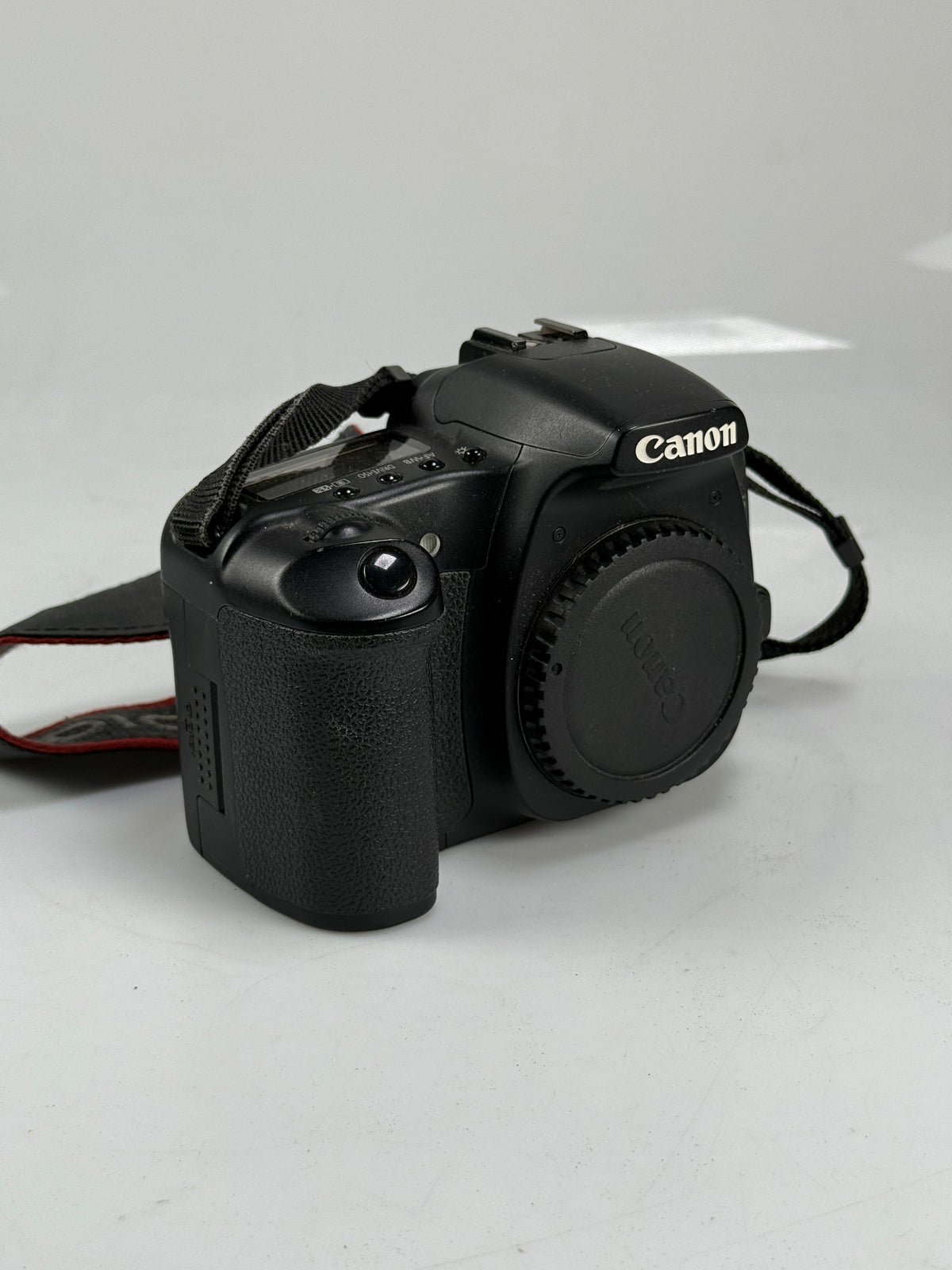 Canon EOS 30D 8.2MP Built-In-Flash Digital SLR Camera