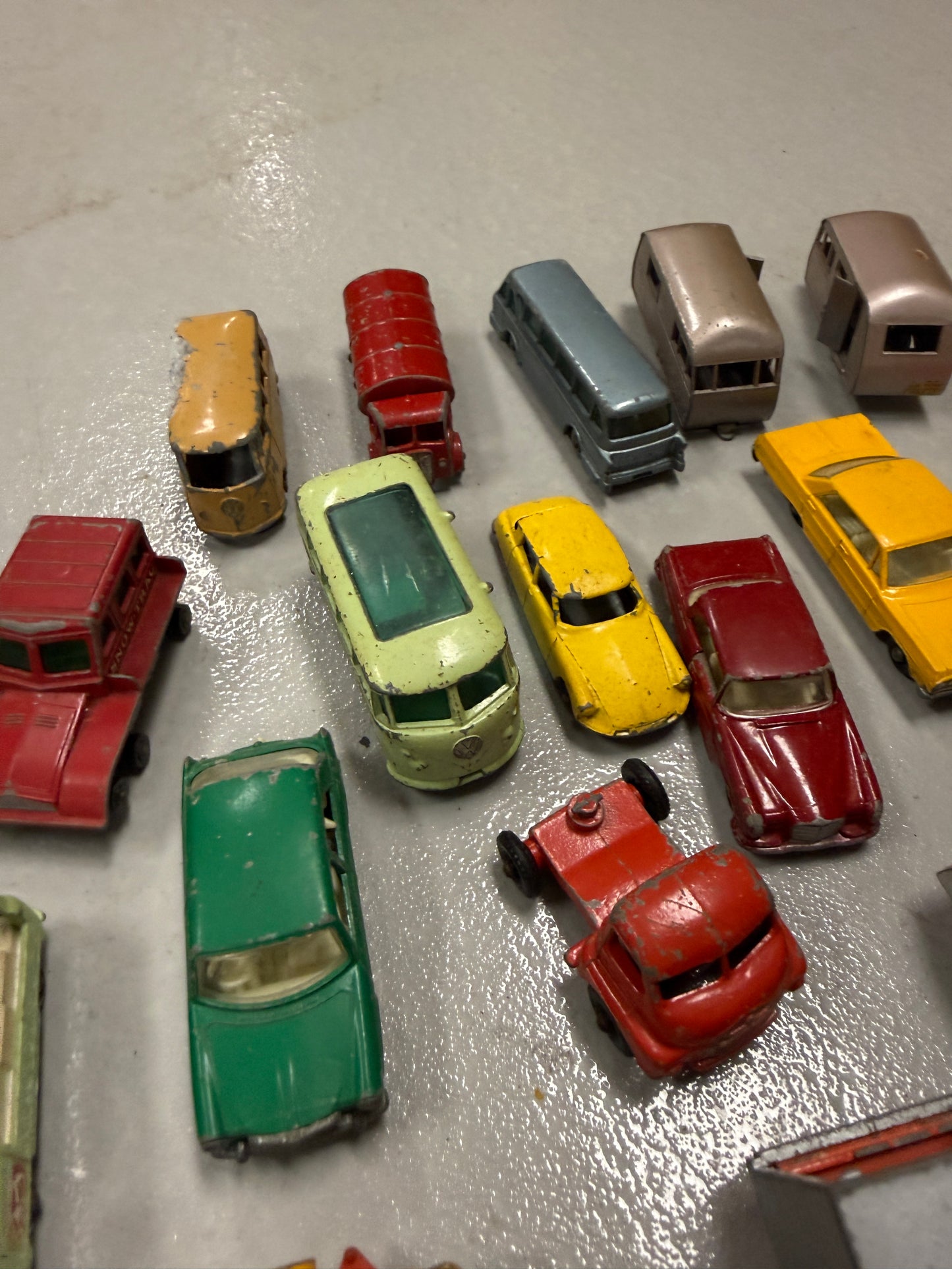 Vintage Lesney Matchbox, hot wheel car lot of 29 vehicle toys