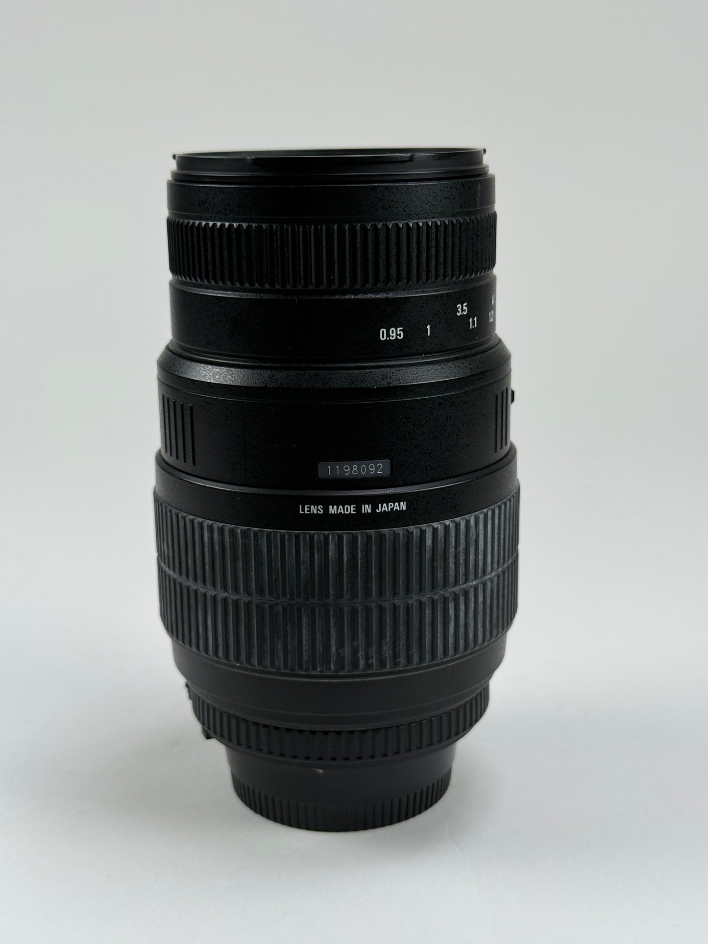 Sigma AF 70-300mm F4-5.6 D APO Macro Lens Nikon