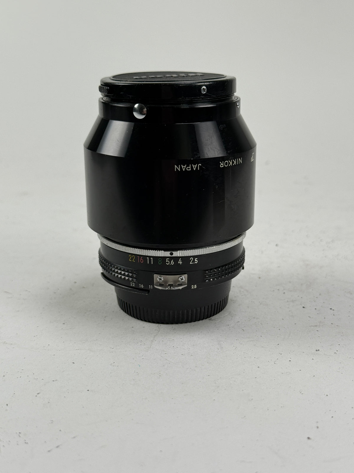 Nikon Nikkor 105mm f2.5 Ai Prime Manual Focus Portrait Lens w/ hood