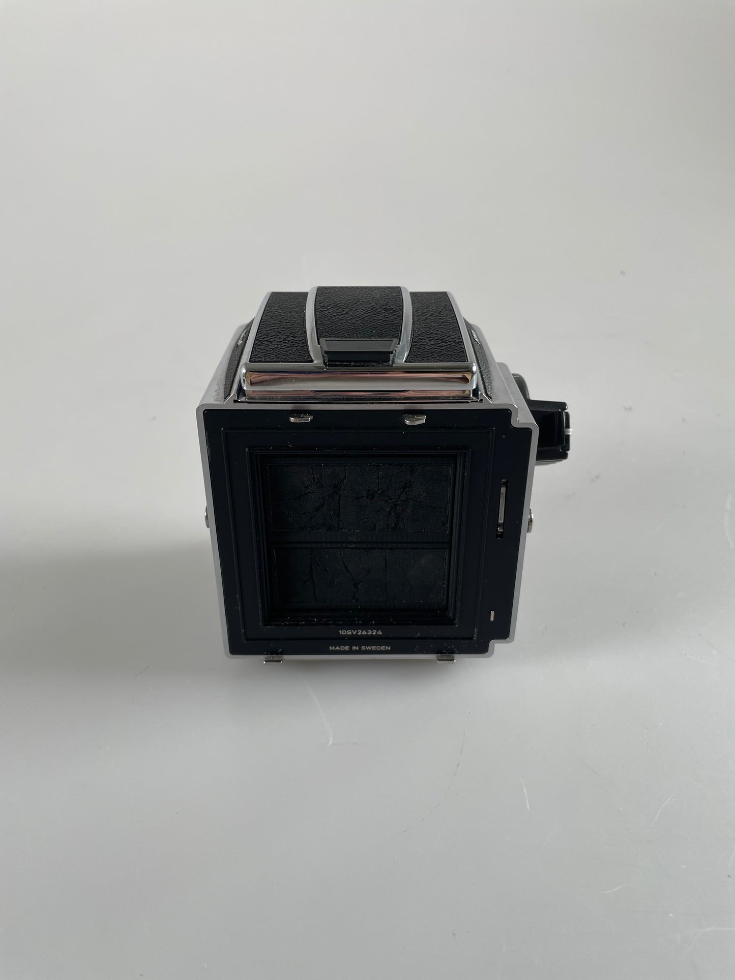 Hasselblad 501CM Medium Format Film Camera Body chrome, wlf waist level, acute focusing screen