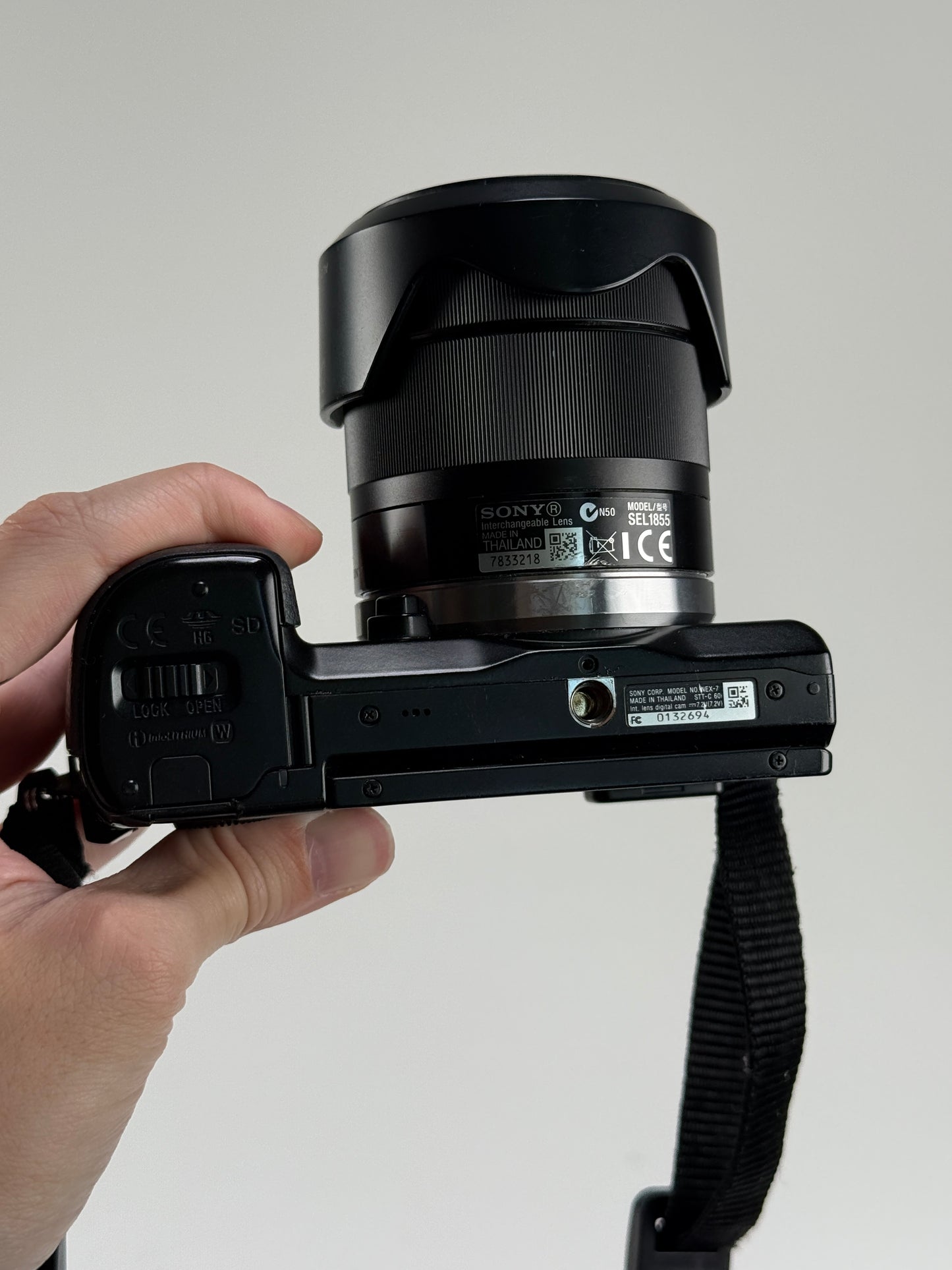Sony Alpha NEX-7 24.3MP Body with 18-55mm OSS  Digital Mirrorless Camera Kit