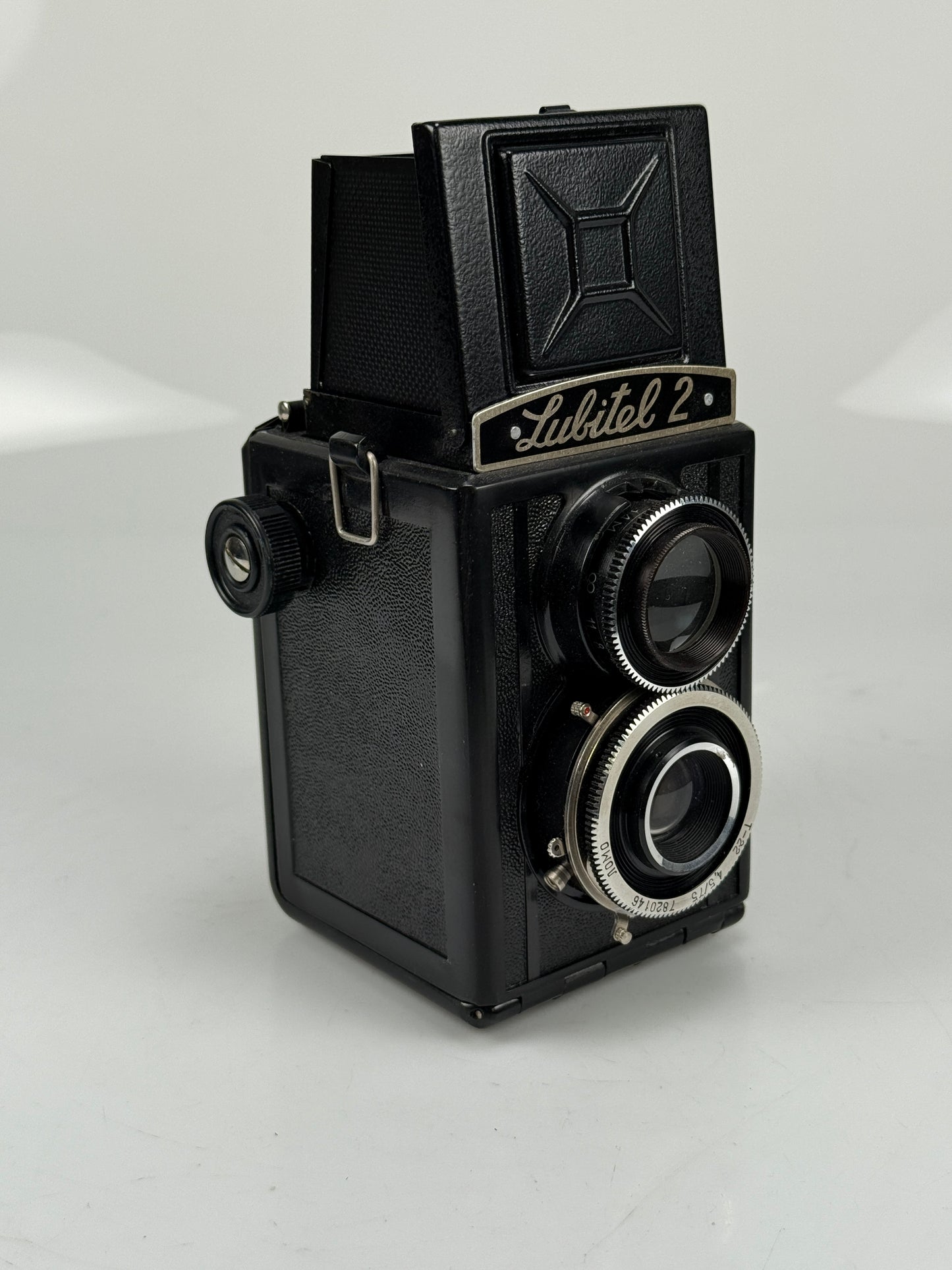 Lomo Lubitel 2 Soviet TLR Lens Medium Format Camera T-22 75 mm 4.5 lens