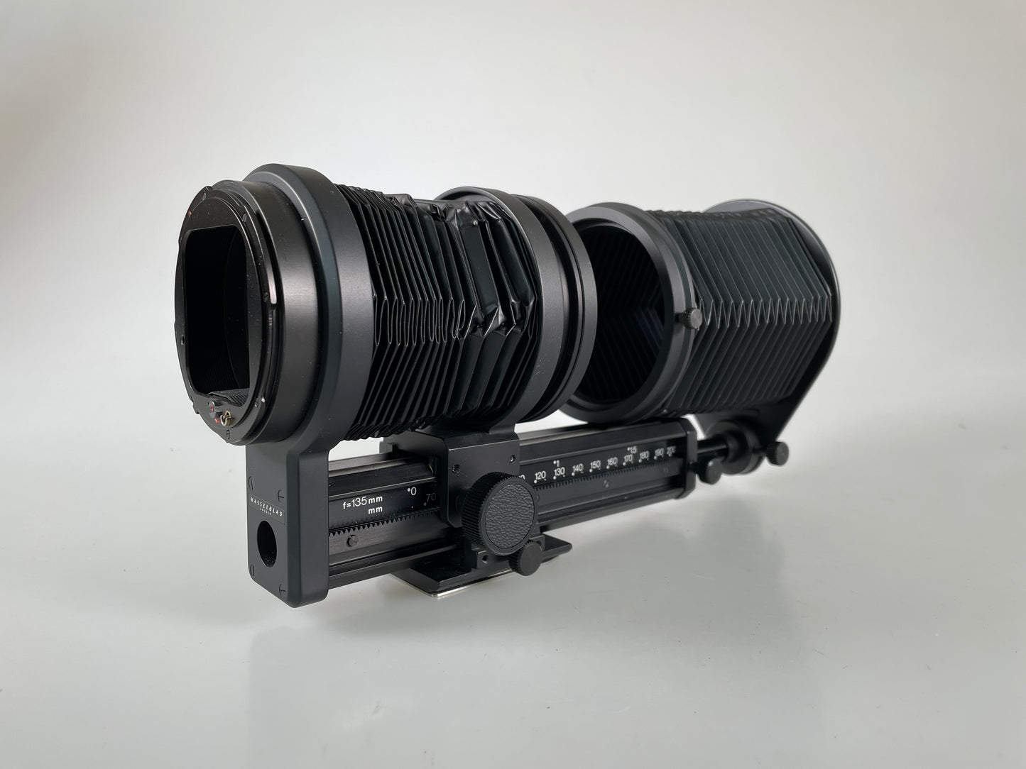 HASSELBLAD Automatic Bellows 135mm with shade
