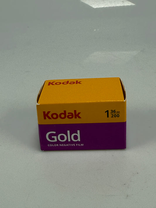 Kodak Gold 200 Color Negative 35mm Film, 36 Exposure GB 135/36