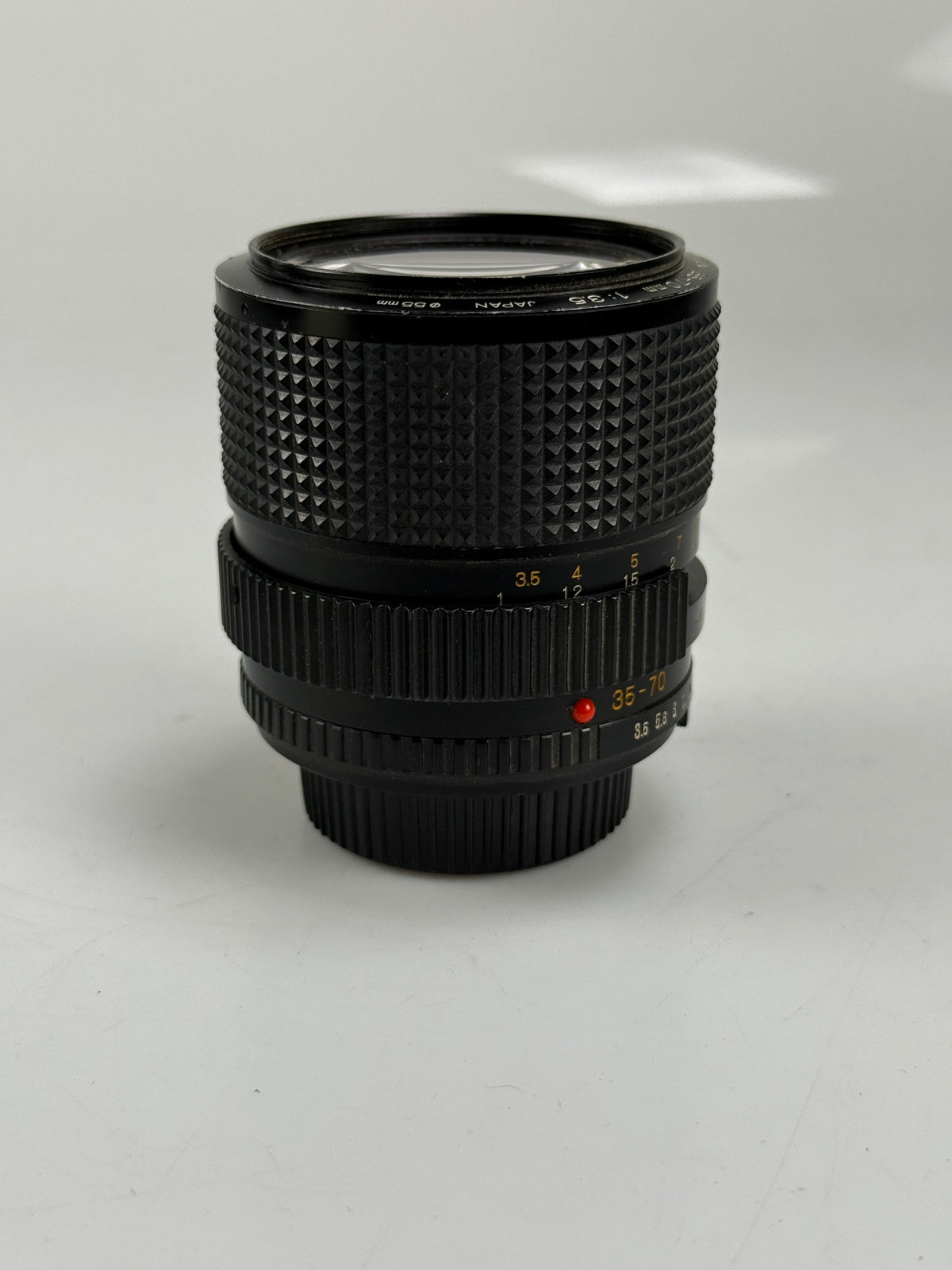 Minolta MD Zoom 35-70mm f3.5 MF Zoom Macro Lens ()
