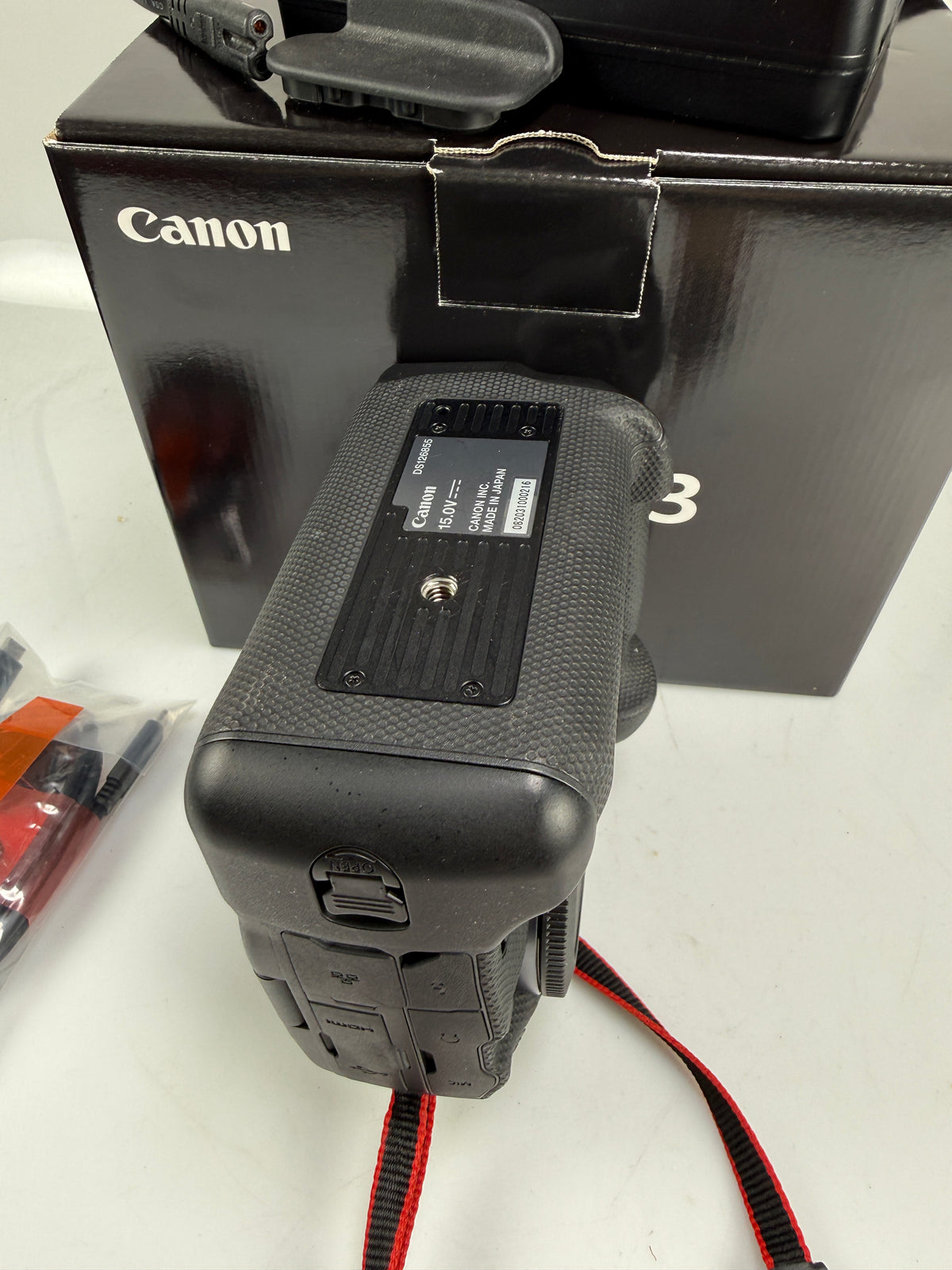 Canon EOS R3 Mirrorless Digital Camera Body Shutter count 3K