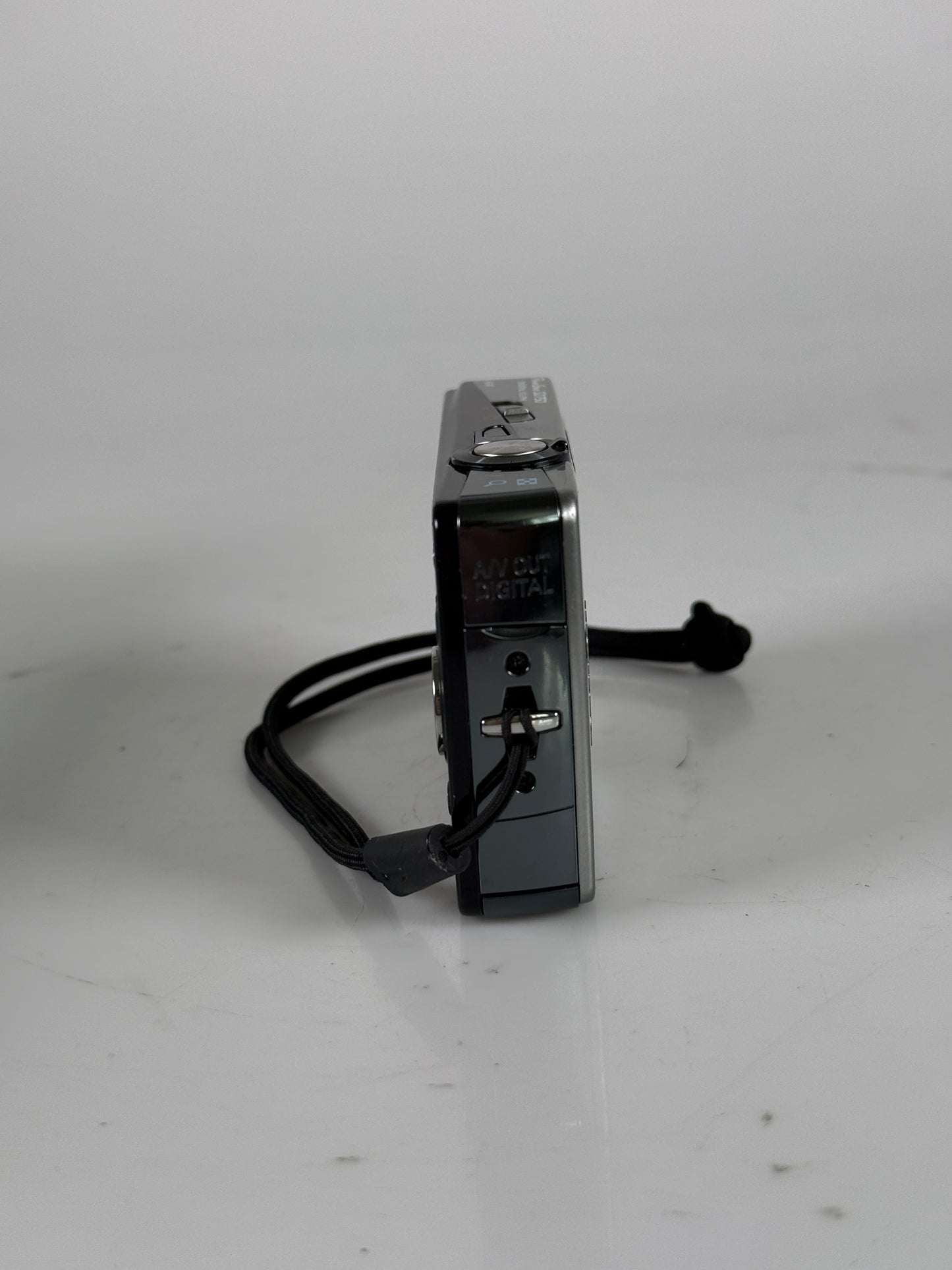 Canon PowerShot SD750 Digital Camera 6.0 MP Battery