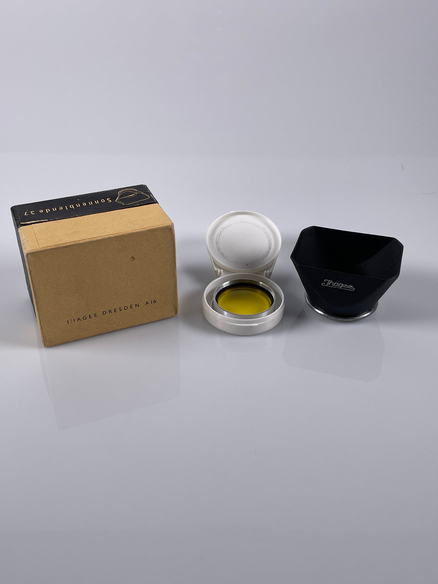 Exakta Ihagee Dresden 37mm Lens Hood Shade with yellow filter