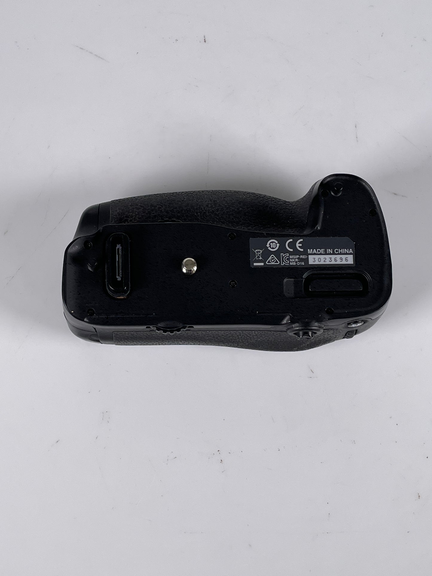 Genuine OEM Nikon MB-D16 Multi Power Battery Pack Grip for D750