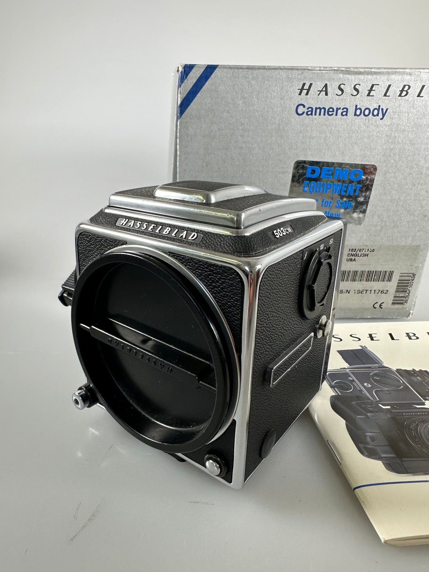 Hasselblad 503CW camera Body + Acute Matte + WLF