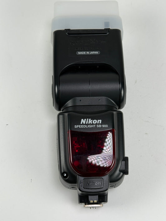 Nikon Speedlight SB-900 Shoe Mount Flash
