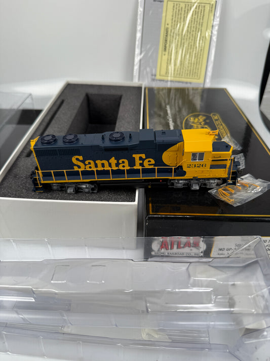 ATLAS master gold HO 10000 SANTA FE # 2326 HO GP-38 low noise locomotive w/ DCC & Sound