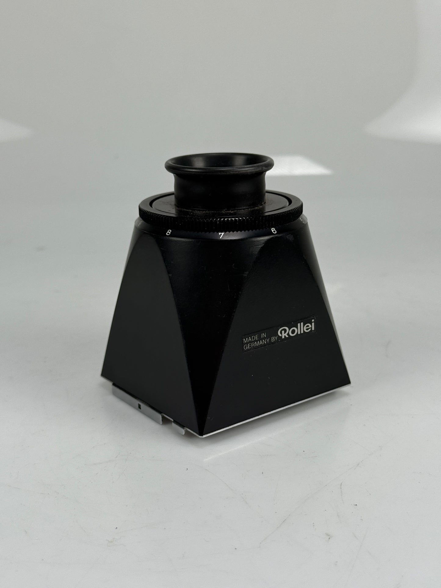 Rollei SL66 Loupe Magnifier Chimney Finder