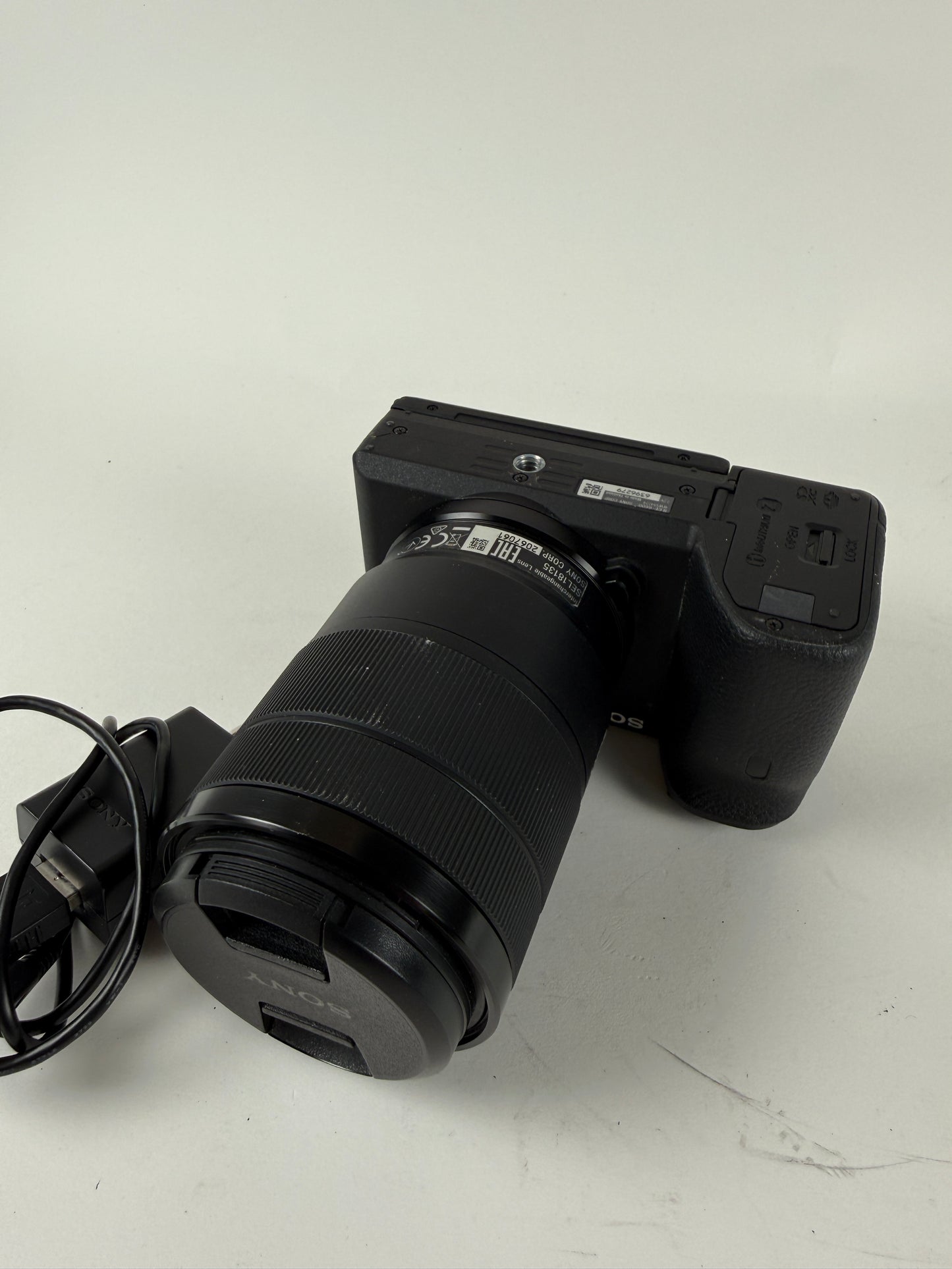 SONY a6600 ILCE-6600 with 18-135mm Lens Kit