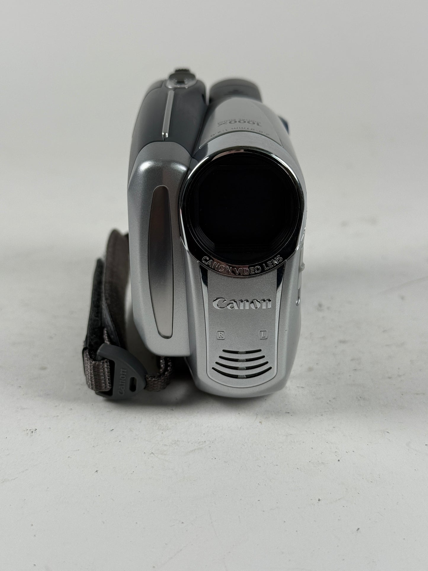 Canon DC210 DVD Video Camcorder 35x Optical Zoom