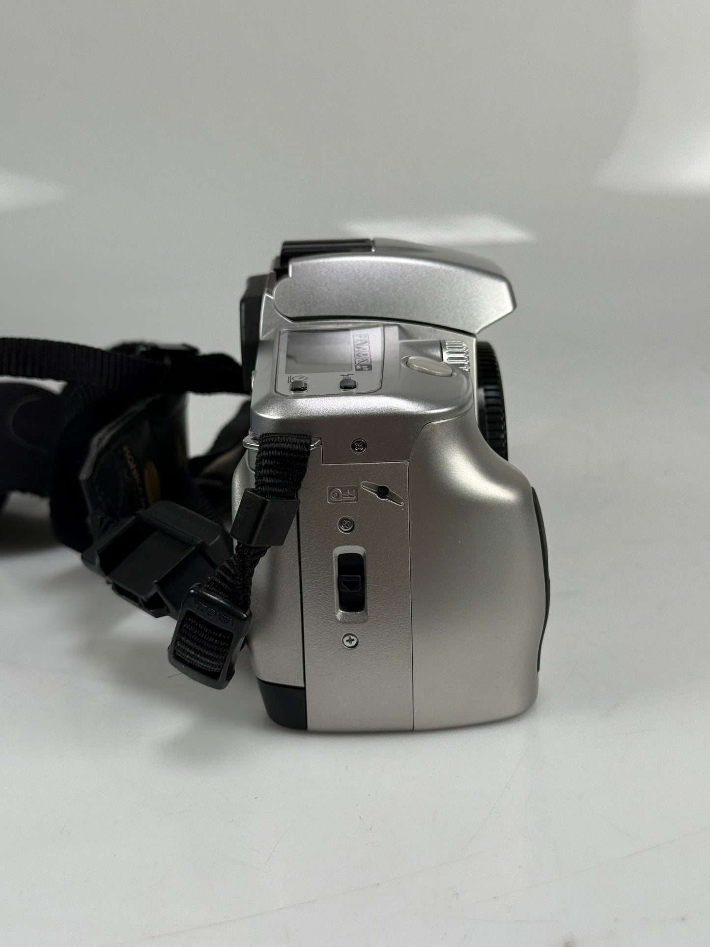 Minolta Maxxum 5D Date w/AF 28-100mm f3.5-5.6 d lens kit