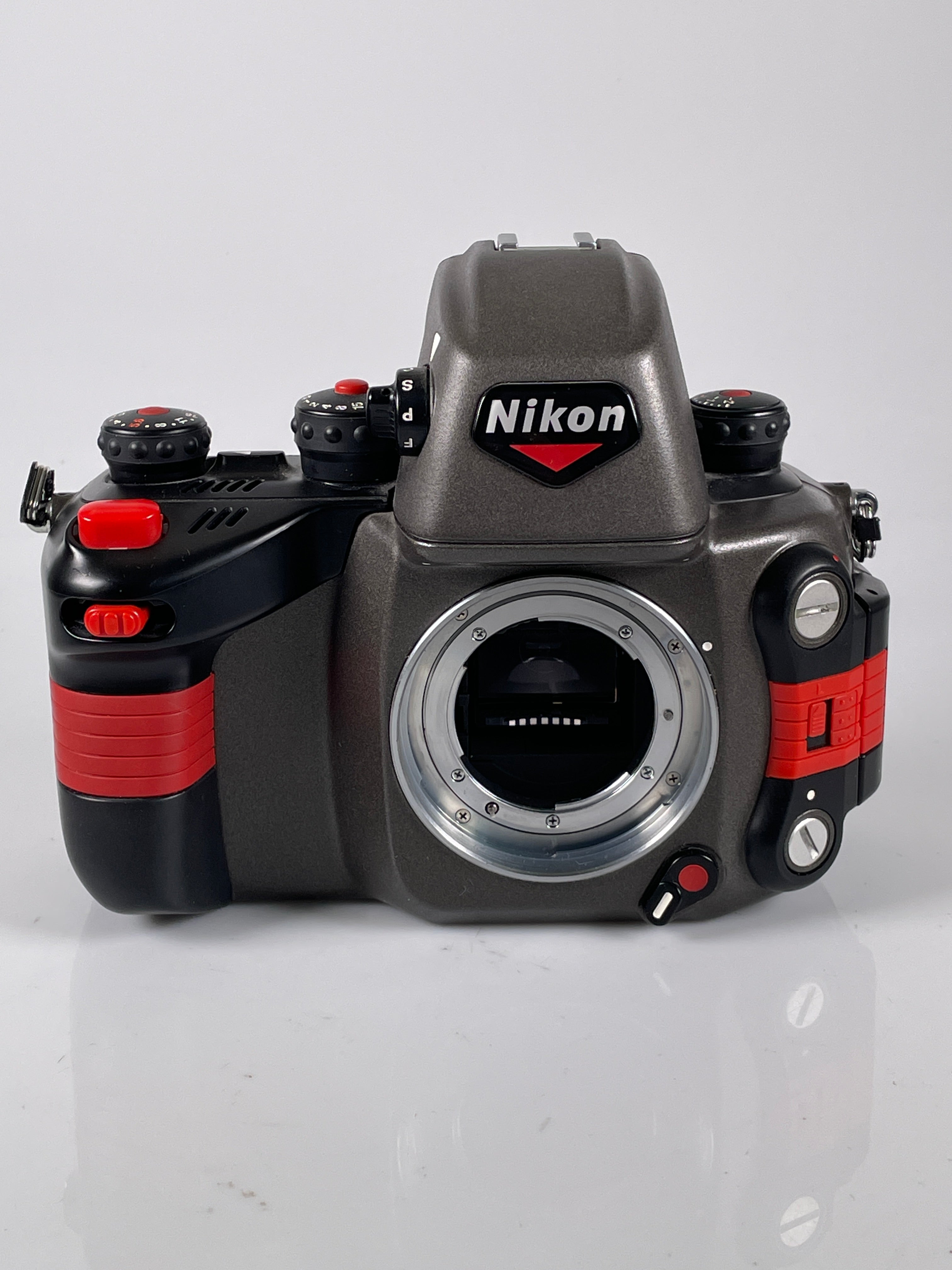 フィルムカメラ Nikonos RS AF Nikon Nikonos RS AF Underwater SLR Film Camera – Cardinal
