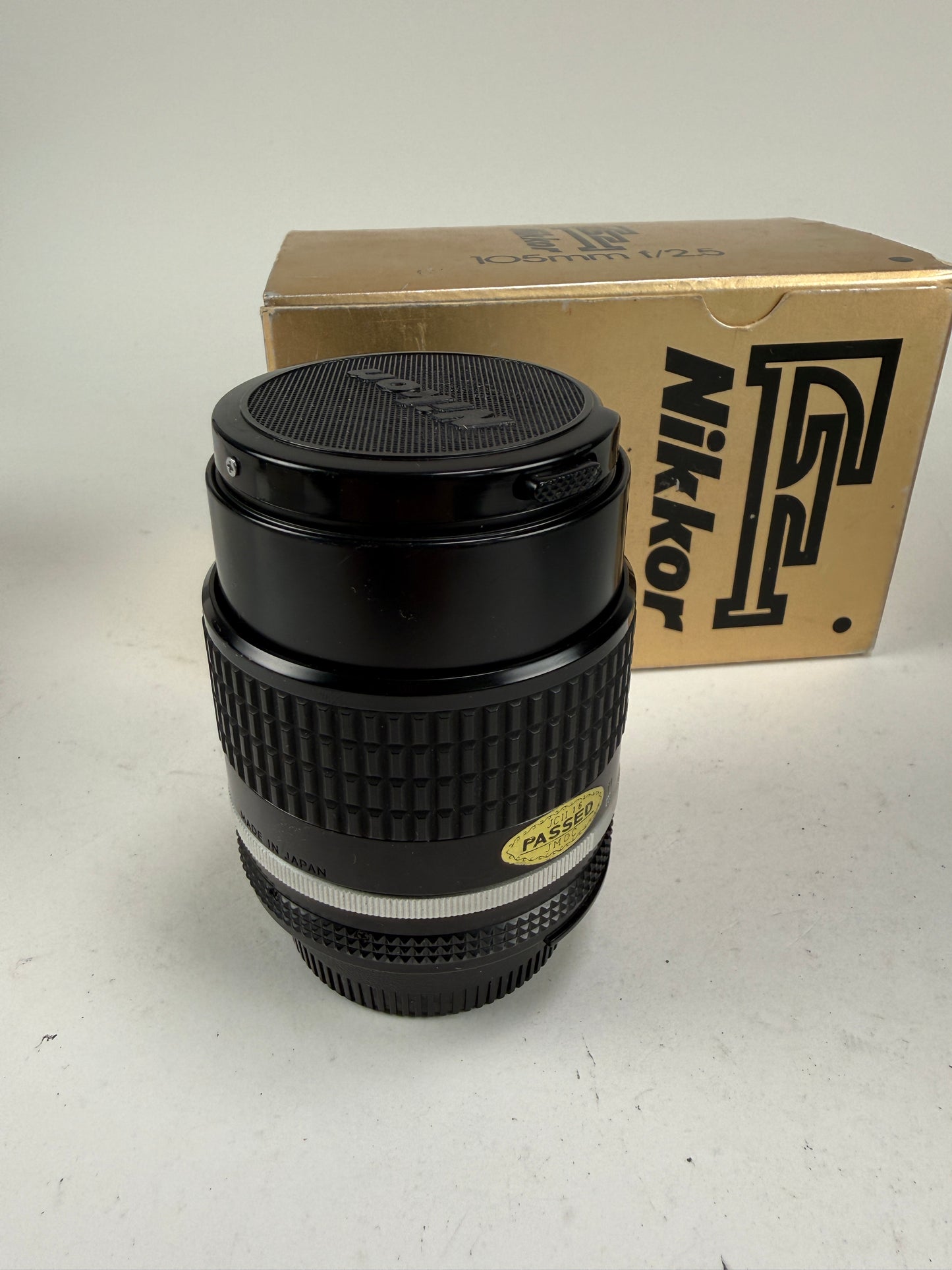 Nikon Nikkor 105mm f2.5 Ais Prime Manual Focus Portrait Lens