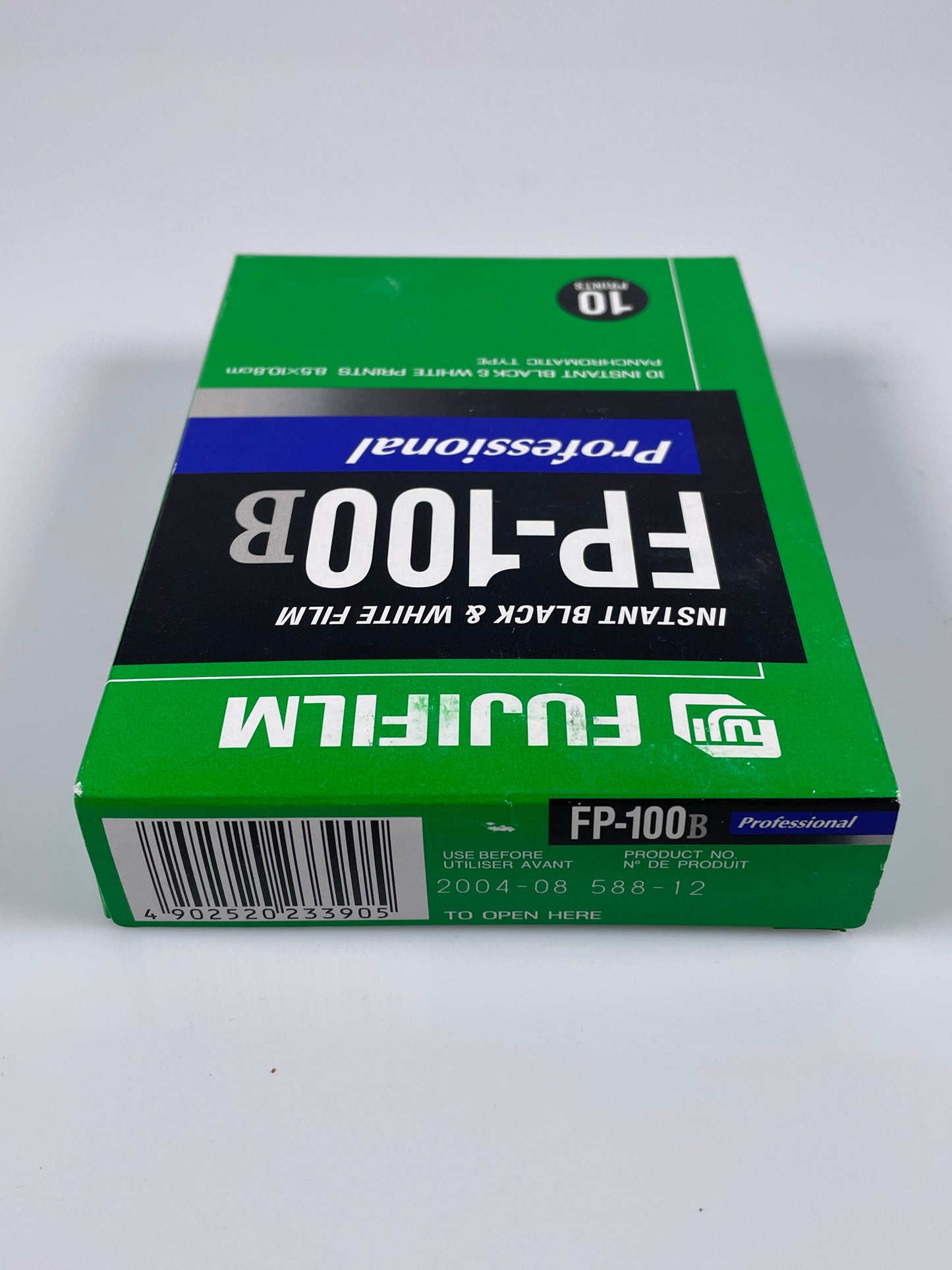 Fujifilm FP-100B B&W Black and White Instant Film 2004