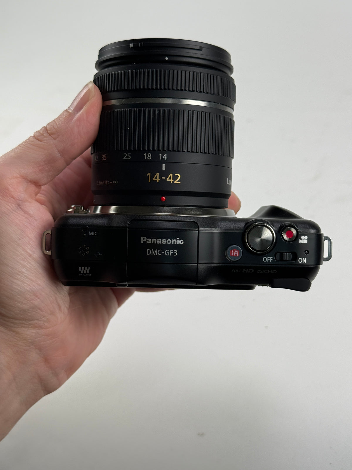 Panasonic Lumix DMC-GF3 12.1MP Digital Camera w/14-42mm Lens