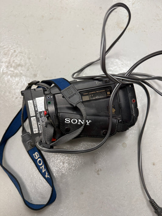 Sony Handycam CCD-TR36 Video8 8mm Camcorder