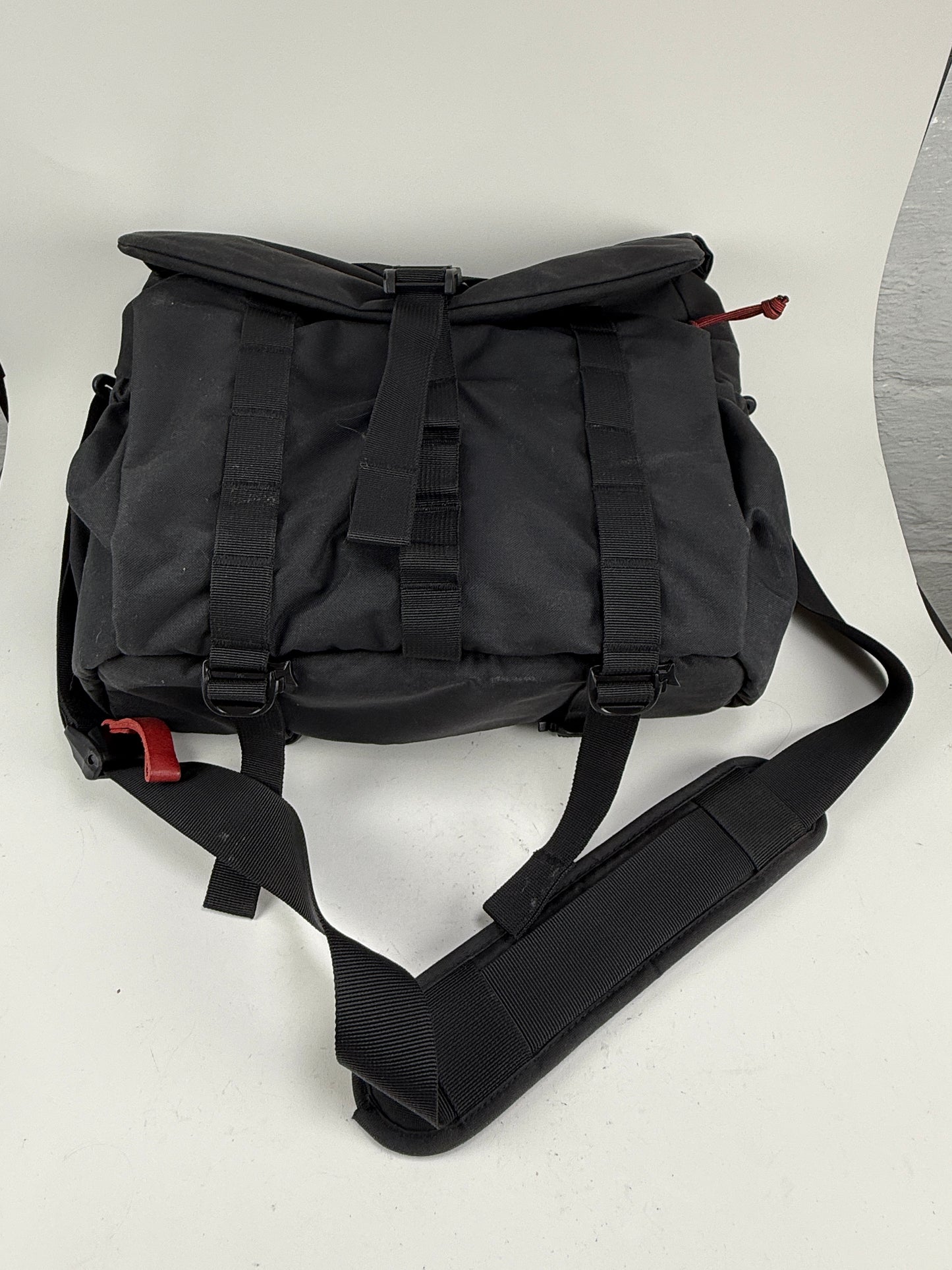 WOTANCRAFT Pilot 10L Upgraded Travel Camera Sling Bag Black