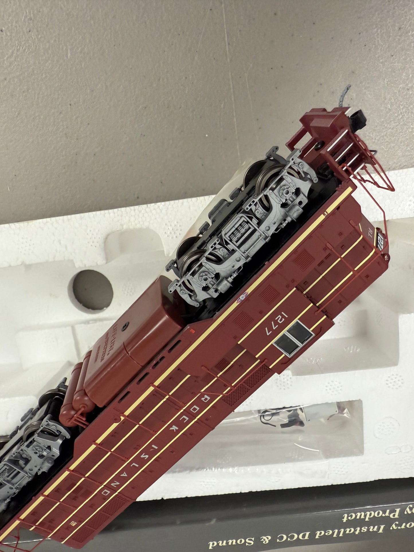 Proto 2000 Series GP7 II Locomotive HO scale Rock Island 1277