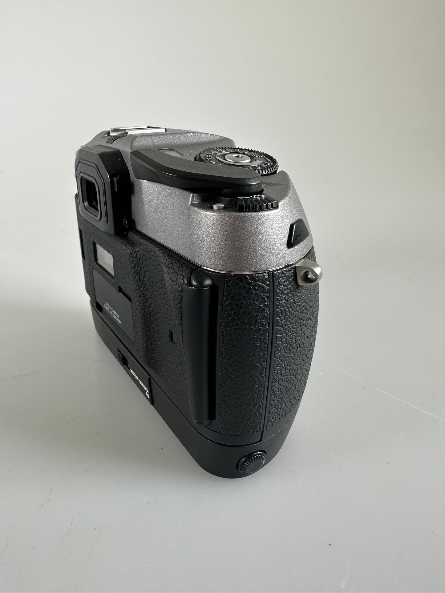 Leica R9 Film camera Body Anthracite - 10090 w/ motor winder R8