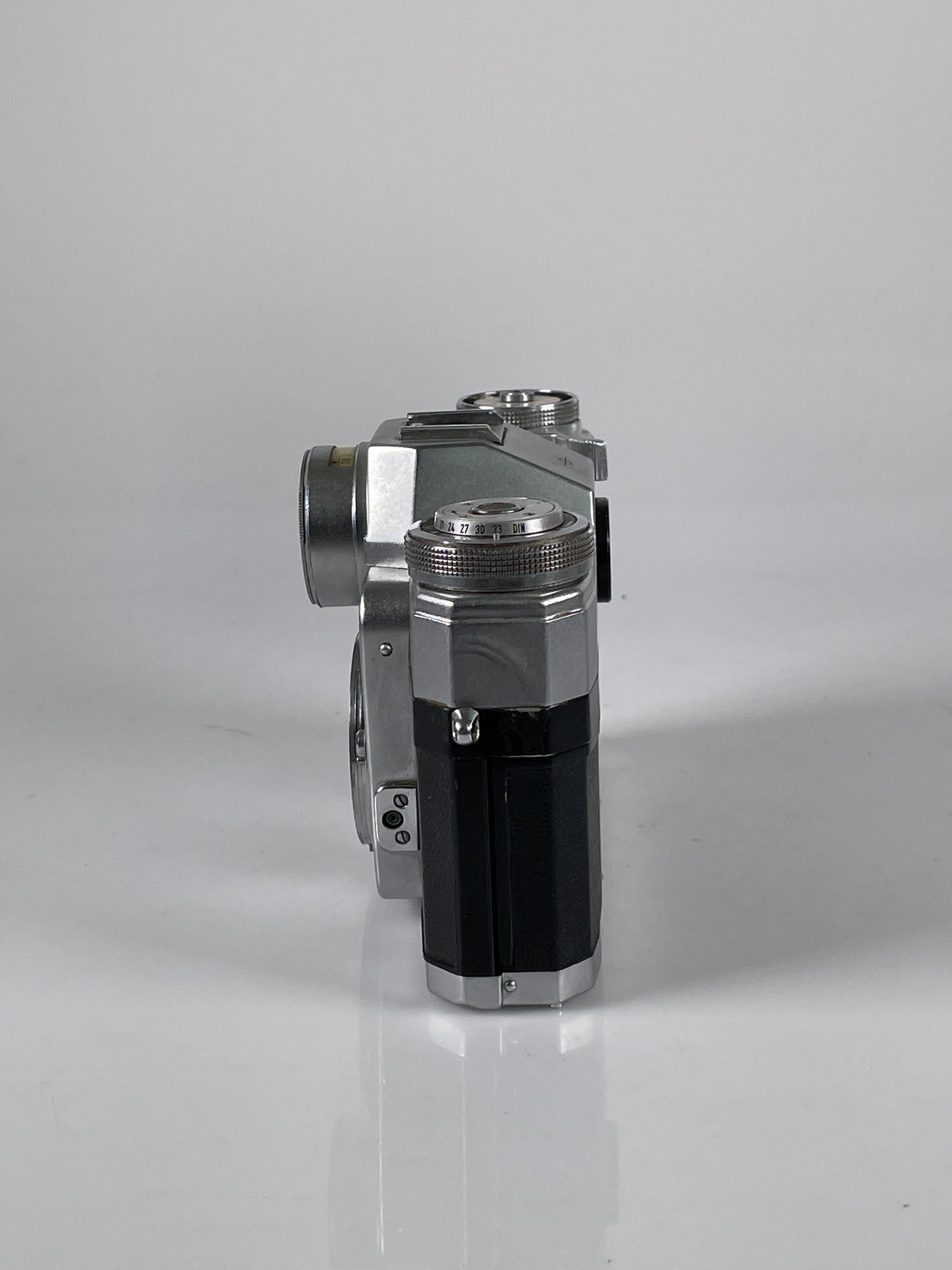 Zeiss Ikon Contarex Bullseye 35mm SLR Film Camera