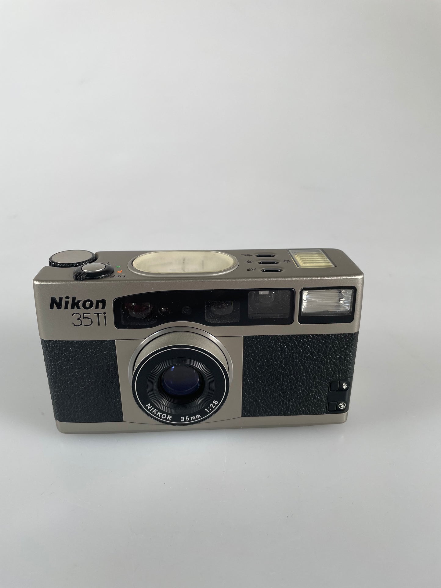 Nikon 35Ti Point & Shoot Compact camera 35mm f2.8