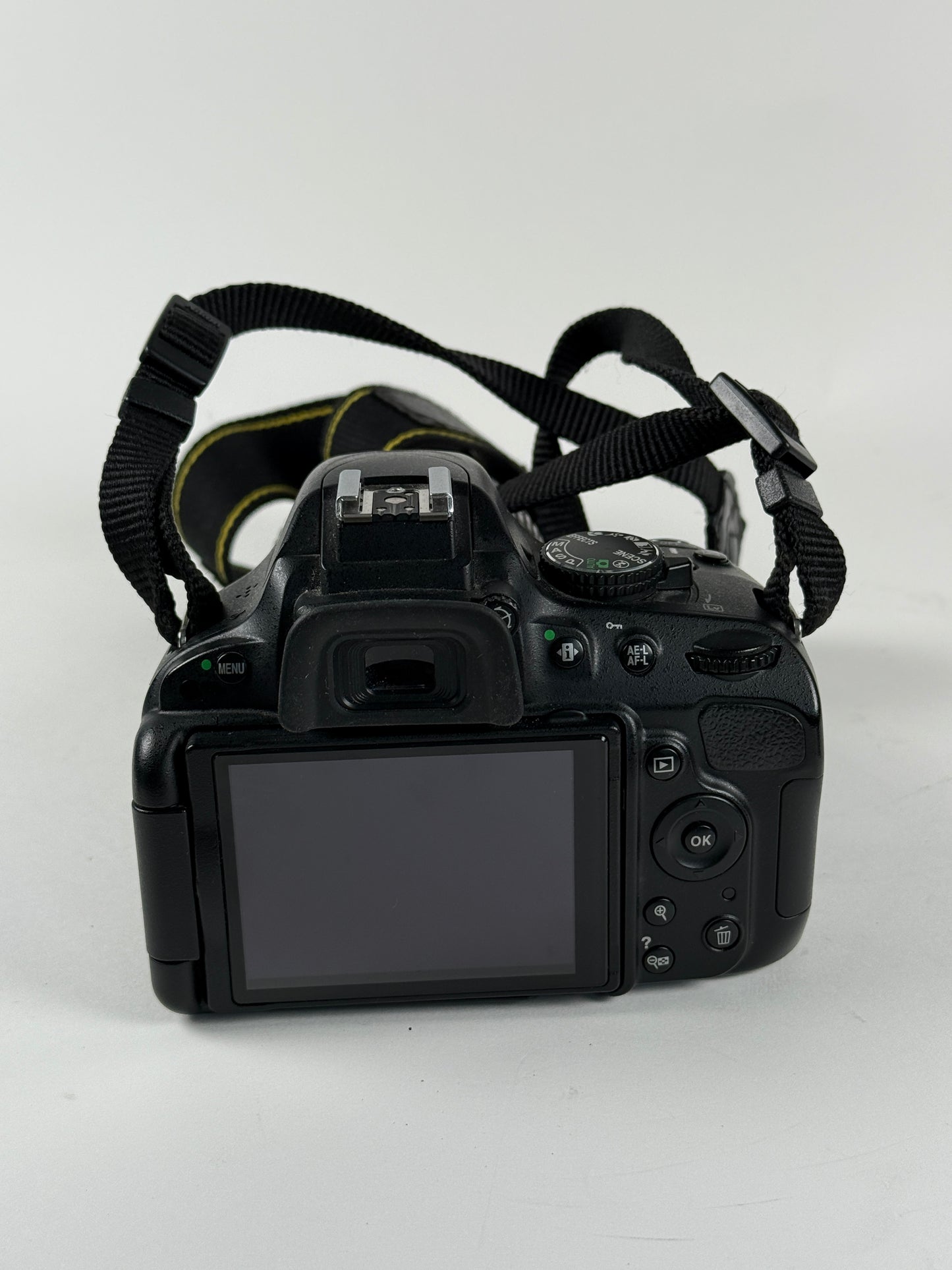 Nikon D5100 16.2MP DSLR Camera (Kit w/ AF VR DX 18-55mm Lens)