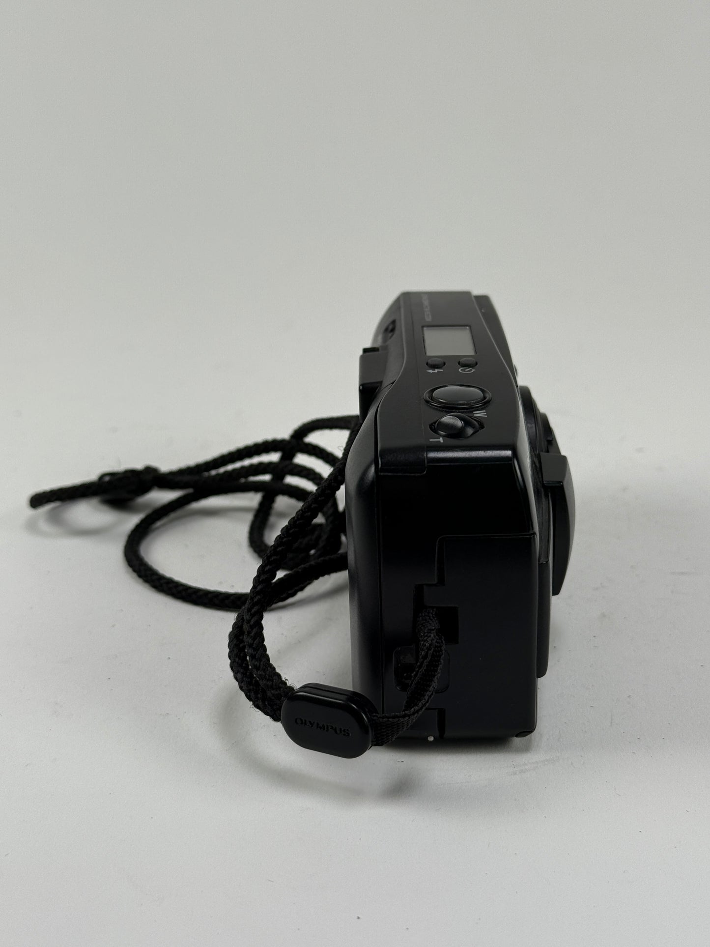 Olympus Accura Zoom 105 35mm Film Camera w/38-105mm Zoom