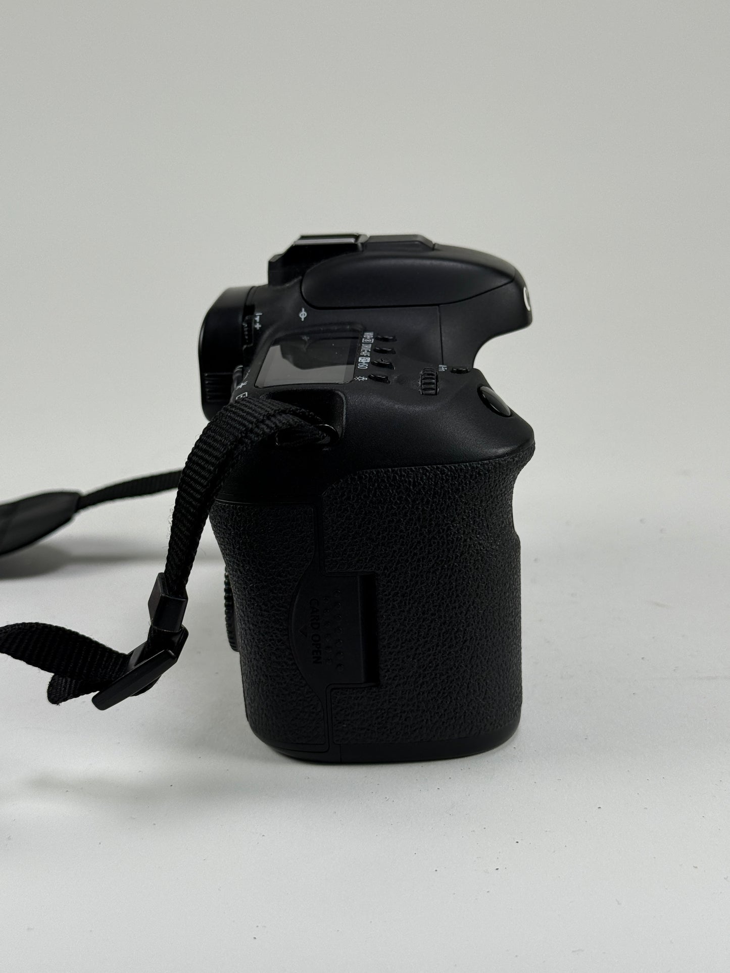 Canon EOS 7D mark II 20.2MP Digital SLR Camera Body