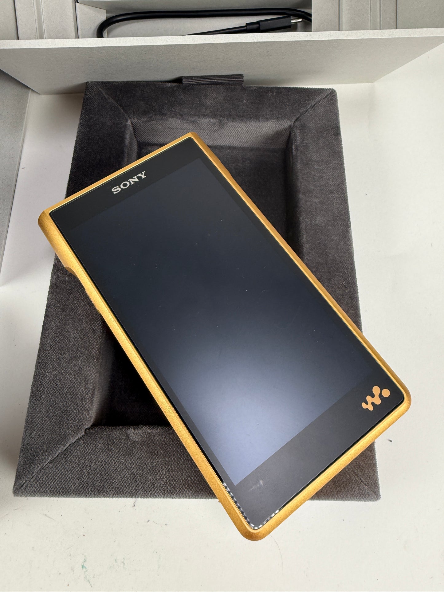 Sony Walkman NW-WM1ZM2 Signature Series 256GB Android Audio Player w/Box