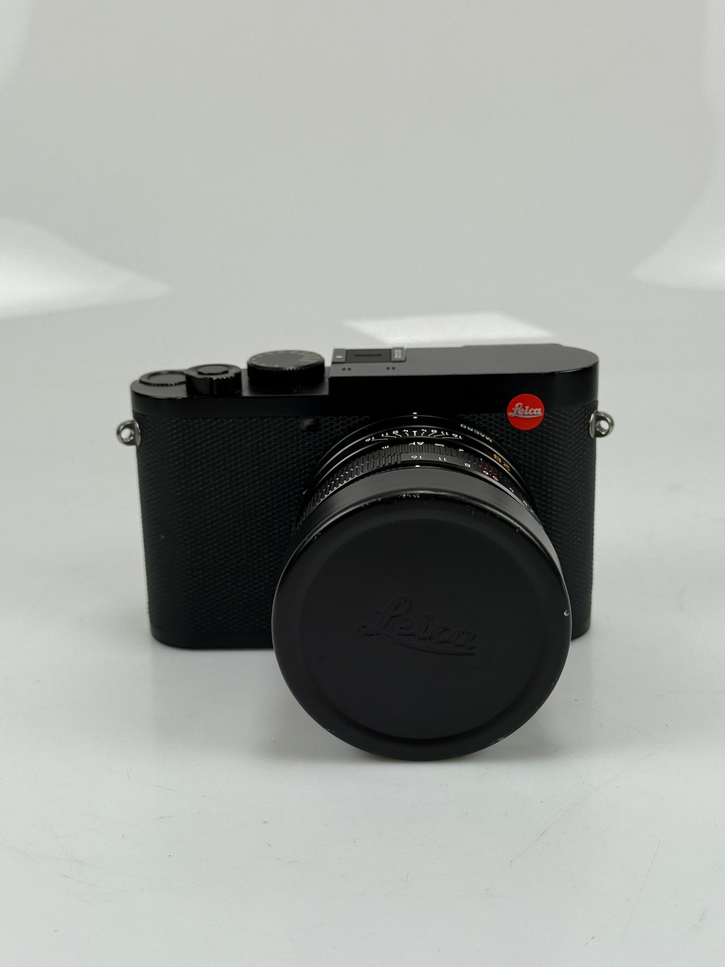 Leica Q2 Digital Camera 47.3MP w/28mm f1.7 ASPH Summilux Lens #19050