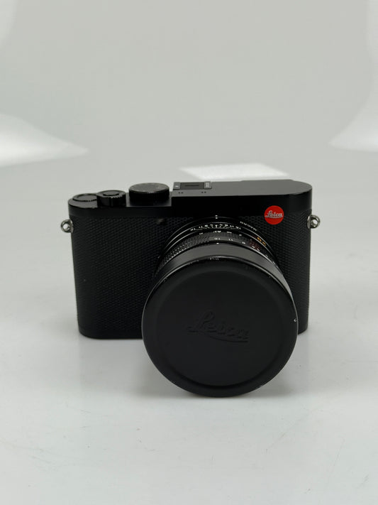 Leica Q2 Digital Camera 47.3MP w/28mm f1.7 ASPH Summilux Lens #19050
