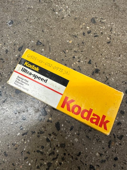 Kodak Dental Film Ultra Speed DF-42 Size 3 100 1- Film Packets Bote Wing Posterior