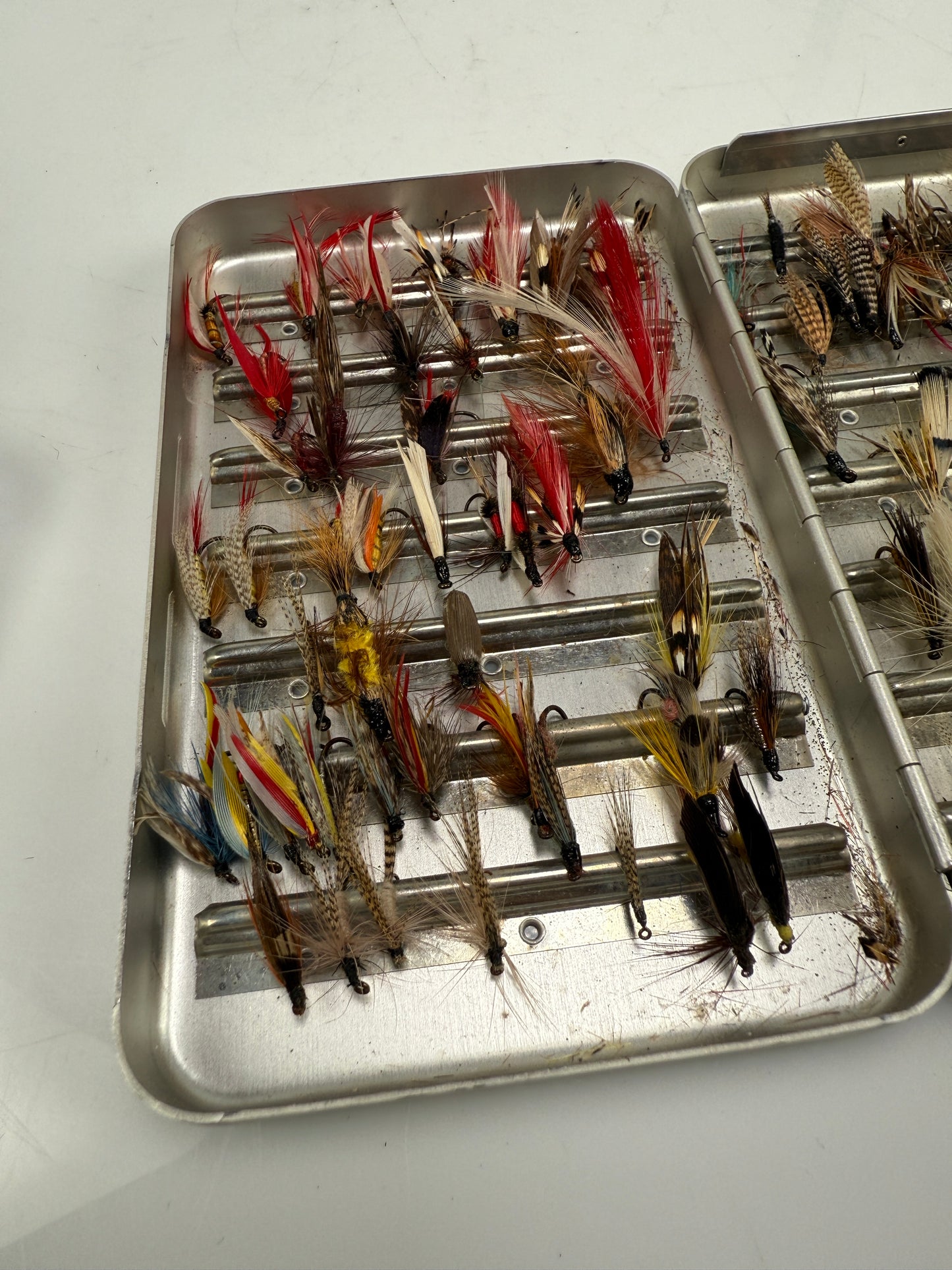 Perrine metal # 97 Fly Box. W/ wet Flies