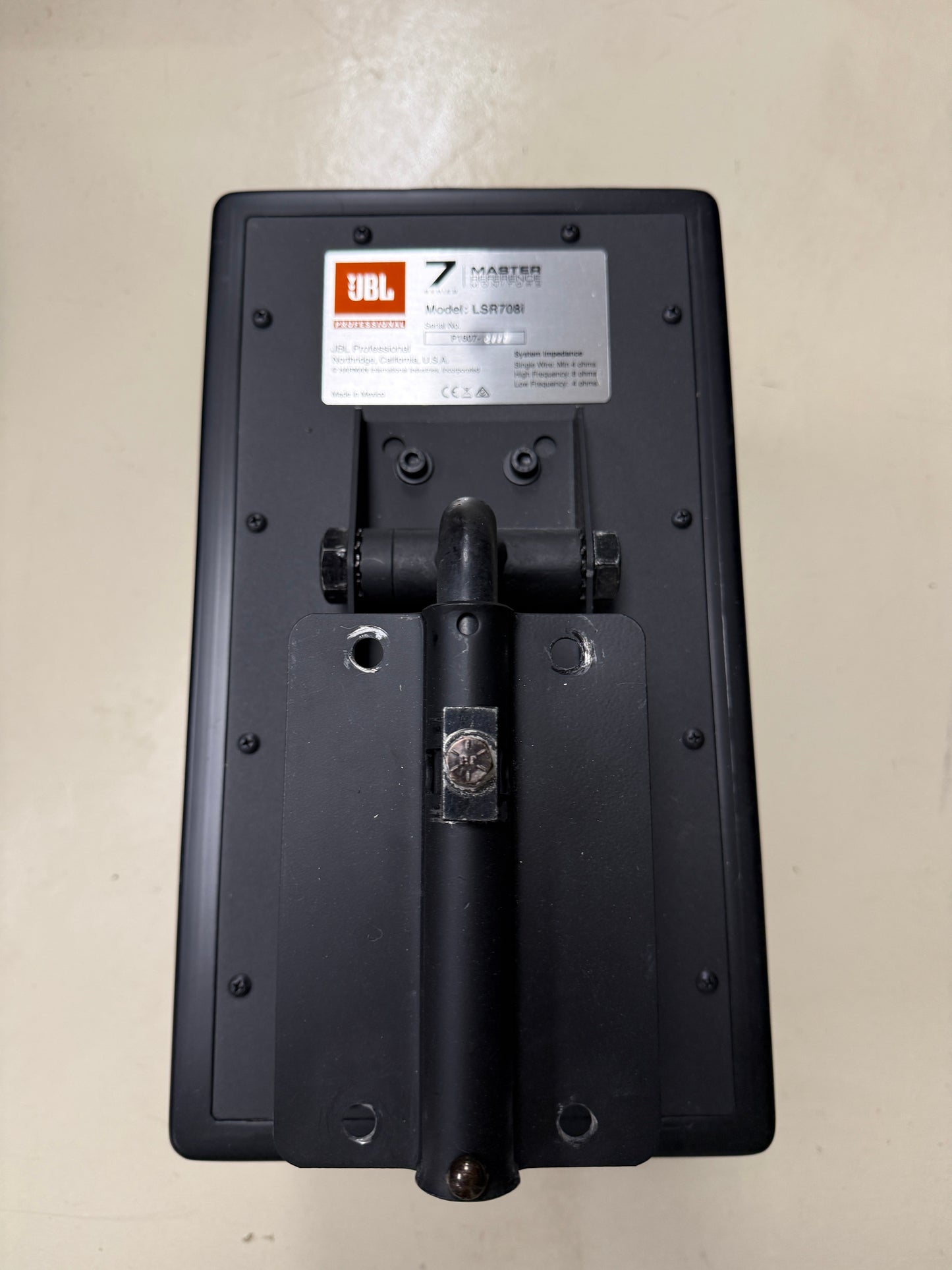 JBL Professional LSR708i 8" Passive, Non-Amplified w/ wall mount