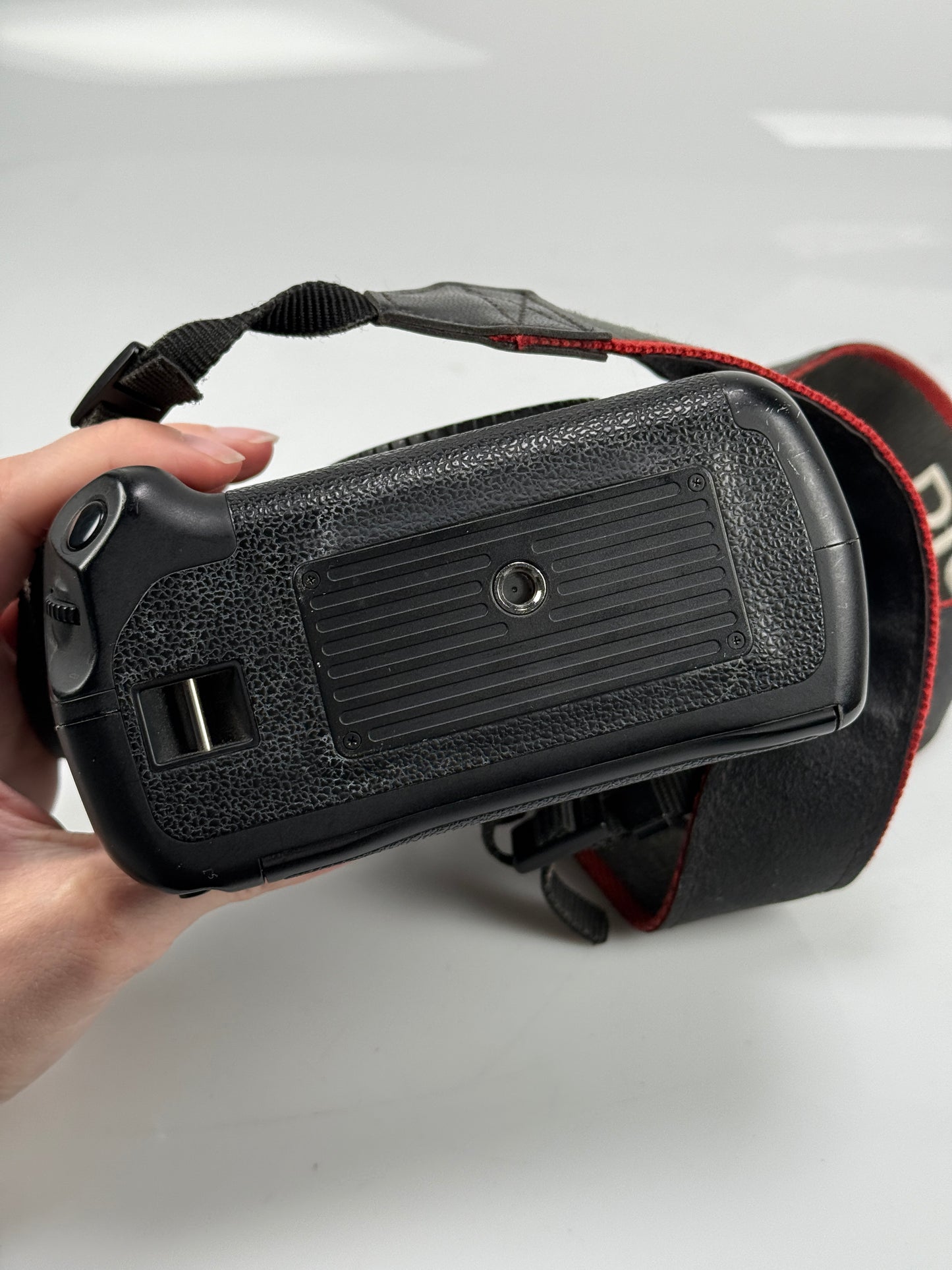 Canon EOS 5D Classic *Battery Grip BG-E4* 12.8 MP Full Frame DSLR Camera