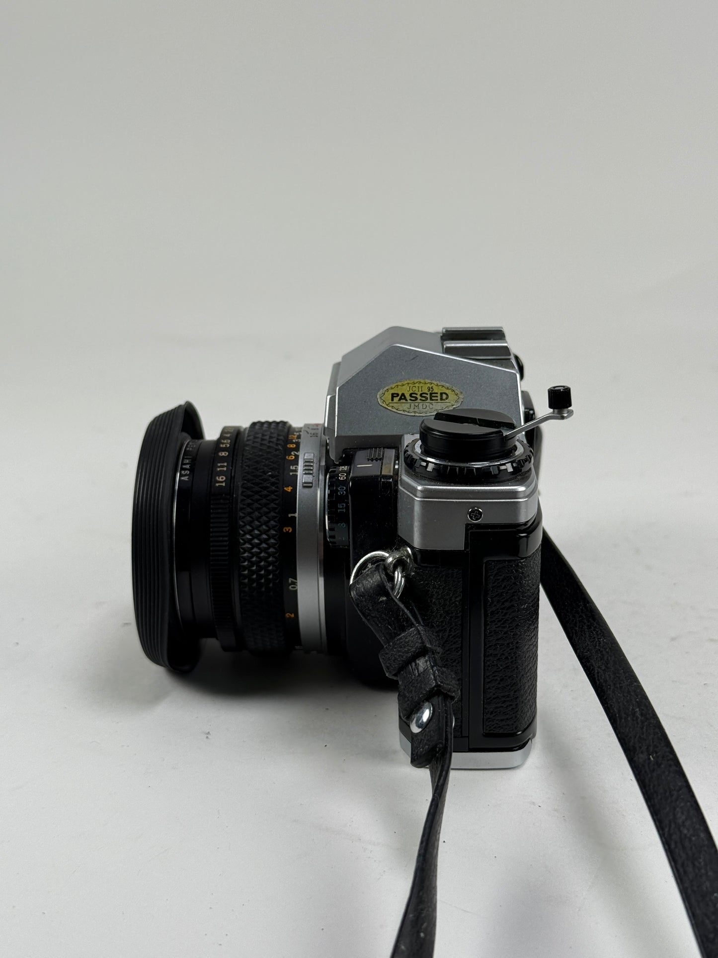 Olympus OM-10 35mm SLR Film Camera with 50mm f1.8 lens kit w/ manual adapter
