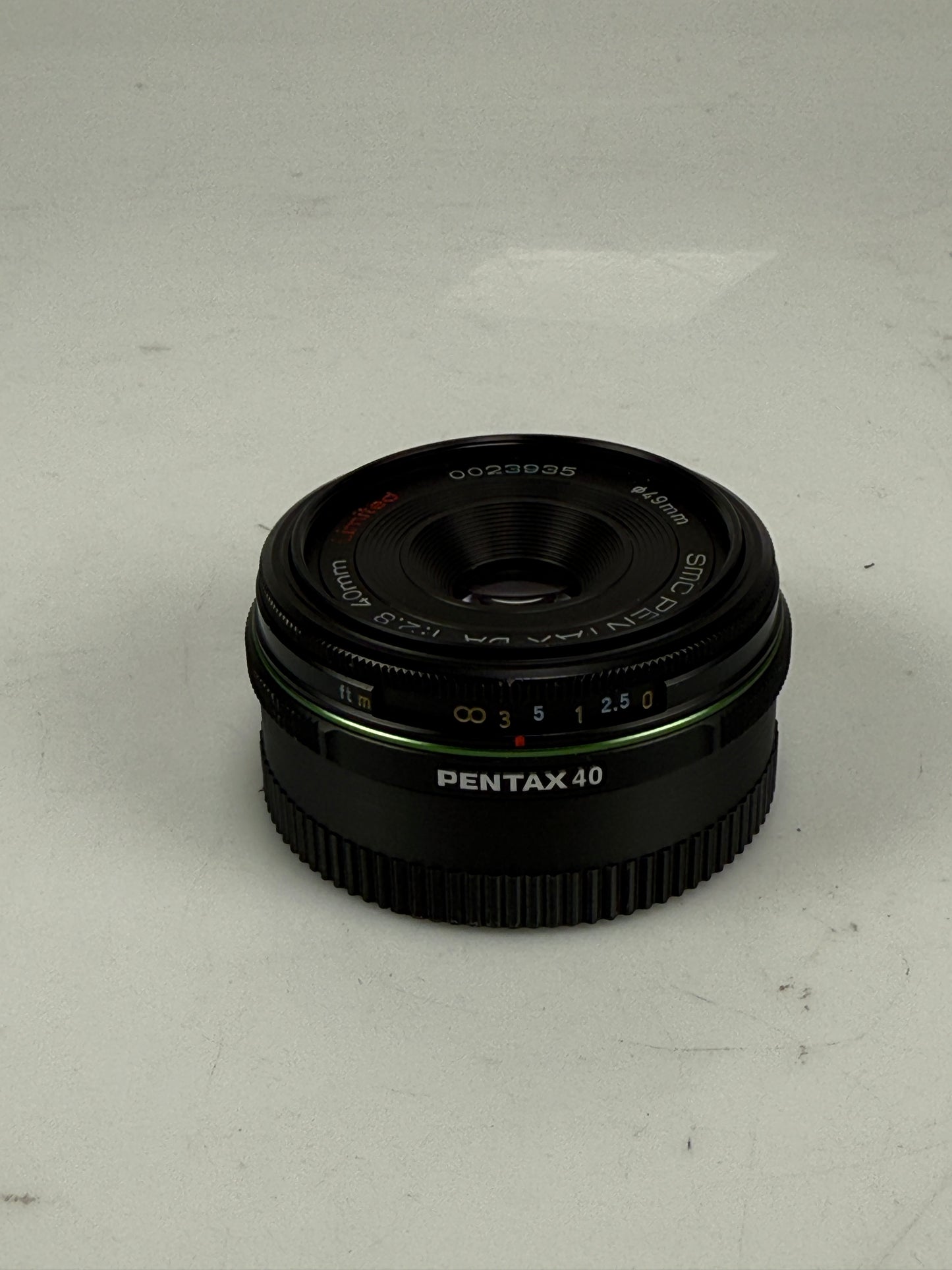 PENTAX SMC Pentax-DA 40mm f2.8 Limited Lens