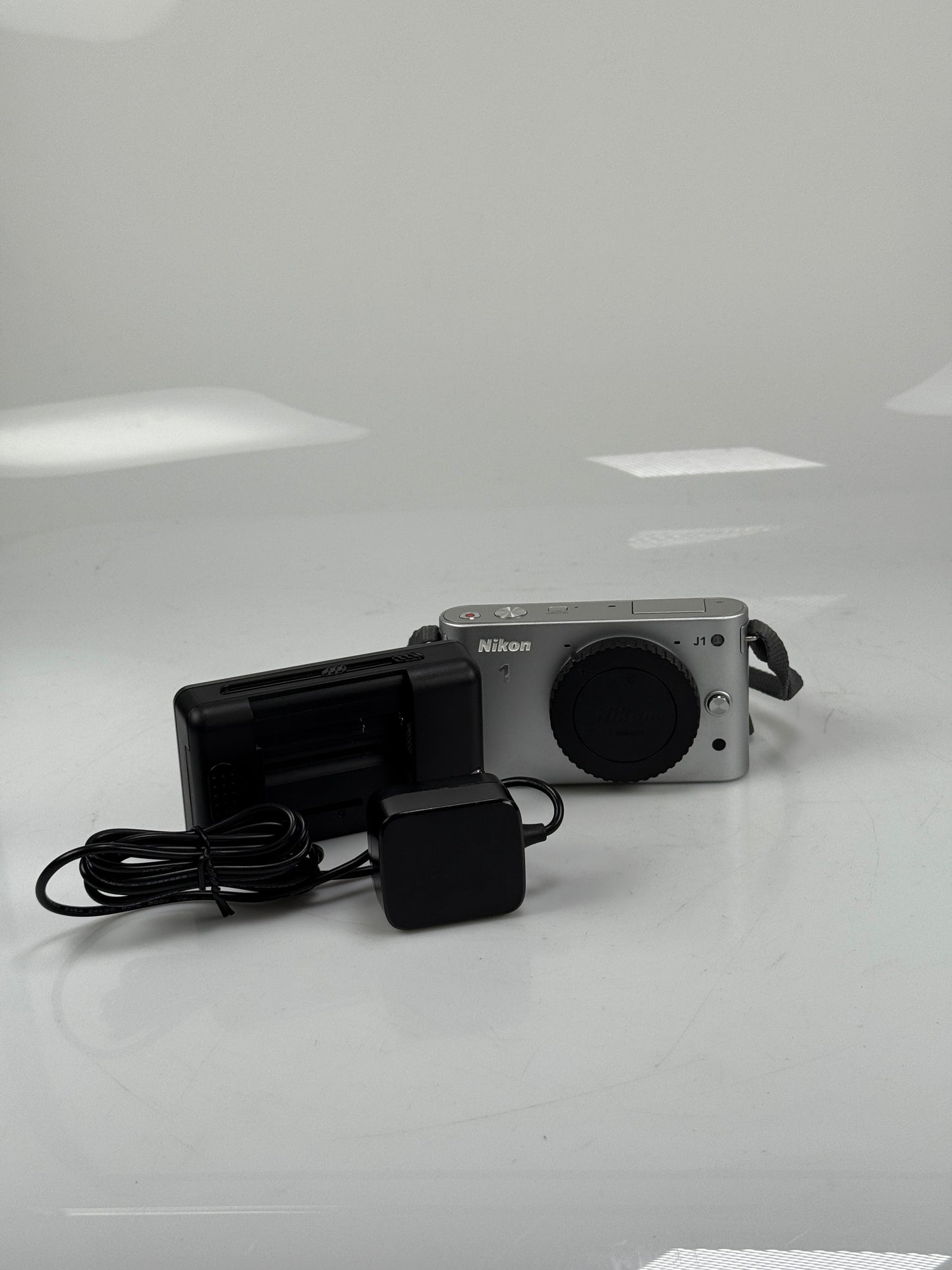 Nikon 1 J1 10.1MP Mirrorless SLR Camera Body Silver