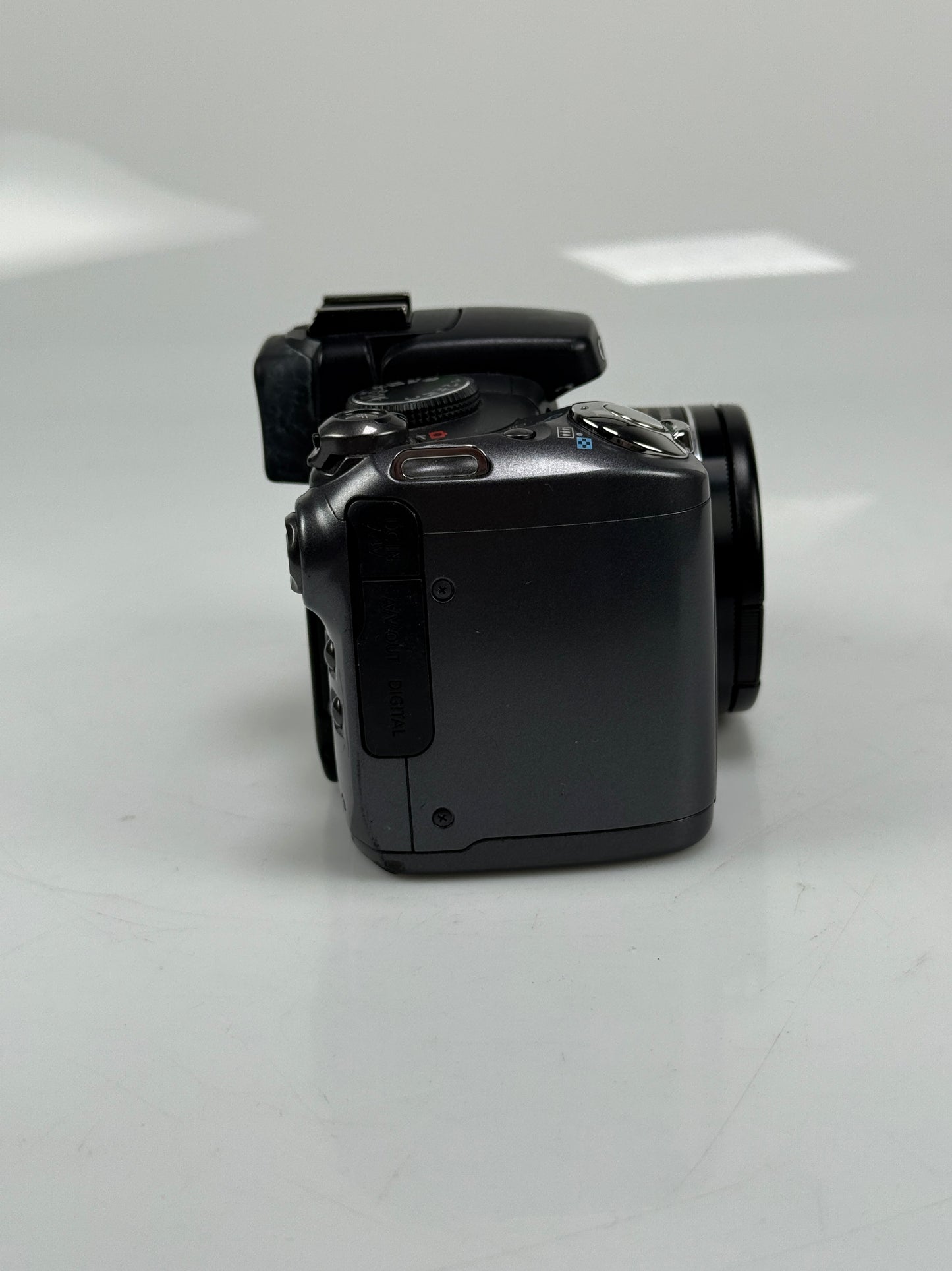 Canon PowerShot S5 IS 8.0MP 12x Zoom Flip Screen Compact Digital Camera