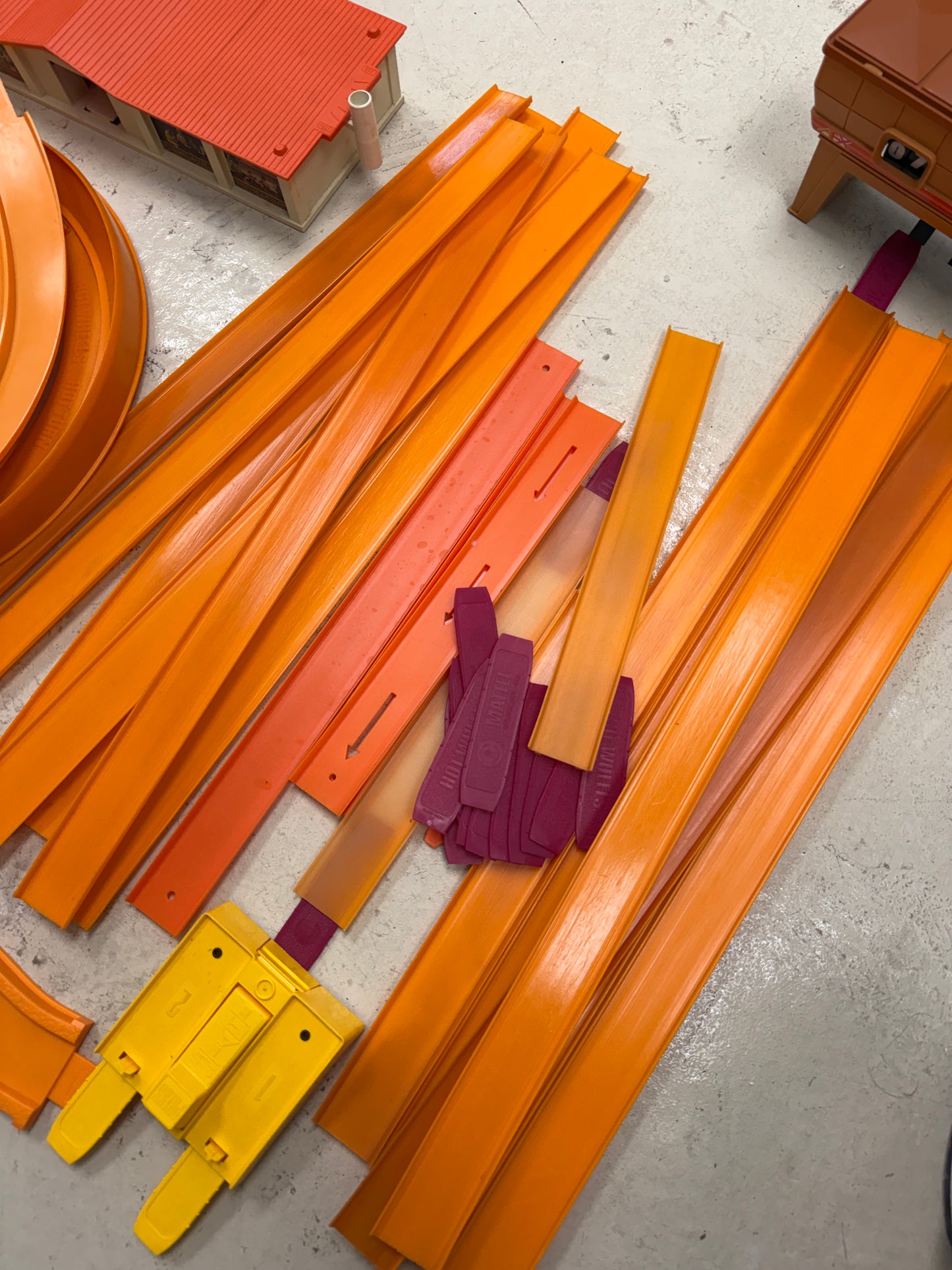 Lot Vintage Hot Wheels Track & Accessories speedometer, Hot Turn, hot curve, etc