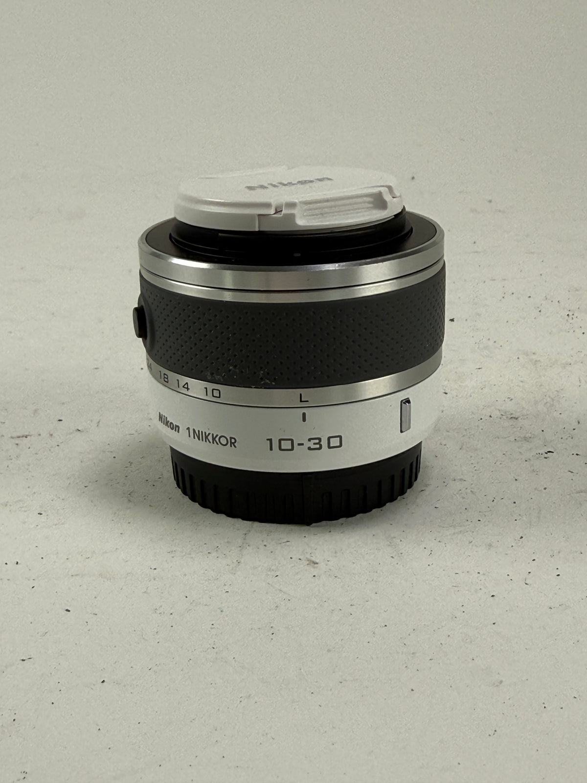 Nikon 1 Nikkor 10-30mm f3.5-5.6 VR IF ASPH Lens white