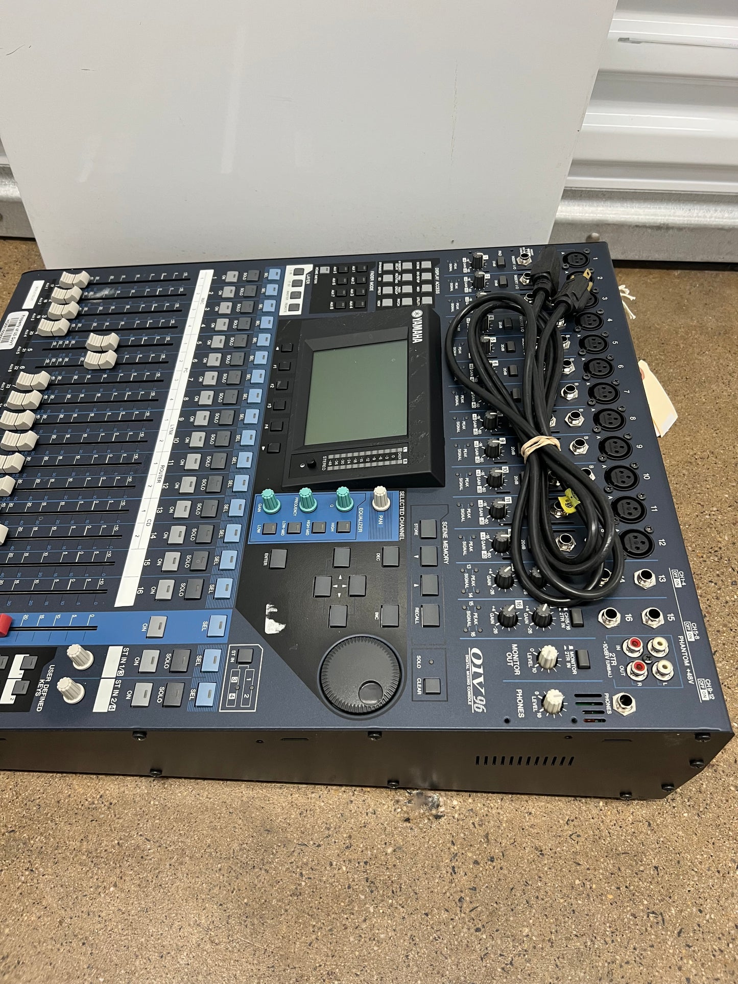 Yamaha 01V96VCM 24-Bit/96k Digital Recording Mixer CG008R5